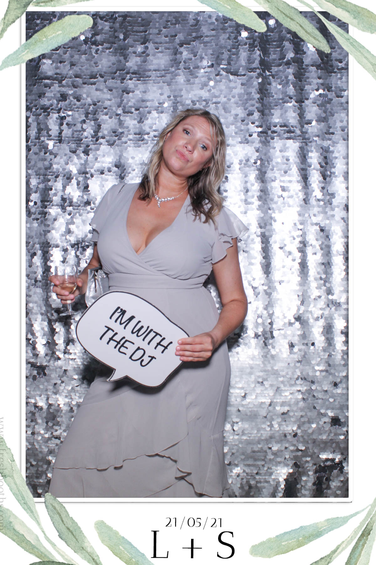 L & S Wedding | View more photos from the event at gallery.freshbooths.com/u/FreshBooths/L-S-Wedding