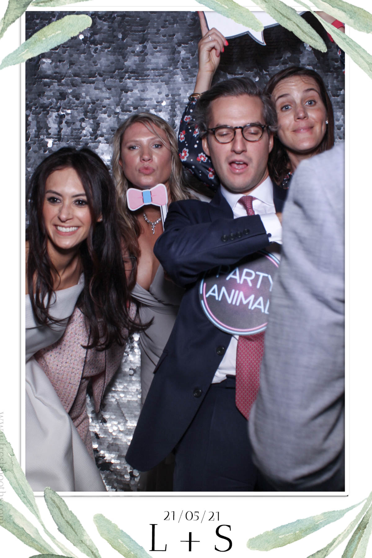 L & S Wedding | View more photos from the event at gallery.freshbooths.com/u/FreshBooths/L-S-Wedding