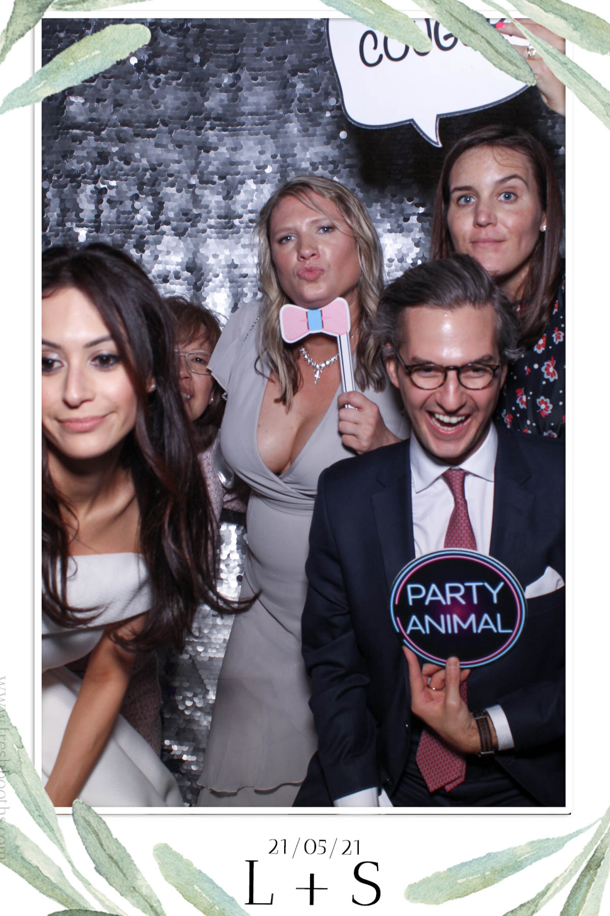 L & S Wedding | View more photos from the event at gallery.freshbooths.com/u/FreshBooths/L-S-Wedding