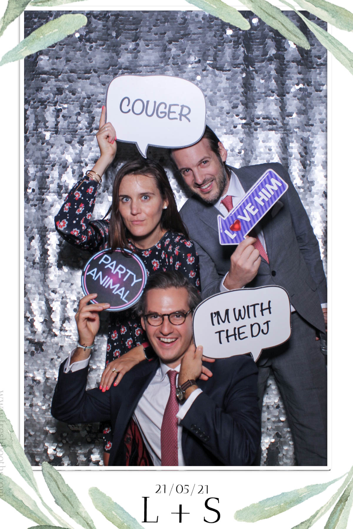L & S Wedding | View more photos from the event at gallery.freshbooths.com/u/FreshBooths/L-S-Wedding