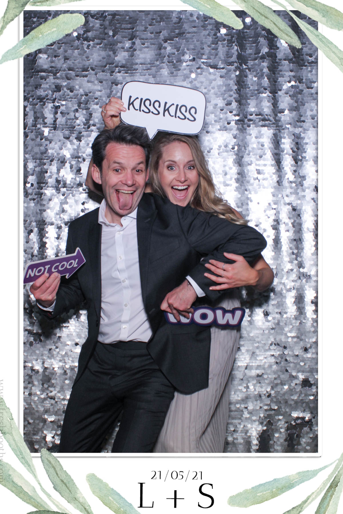 L & S Wedding | View more photos from the event at gallery.freshbooths.com/u/FreshBooths/L-S-Wedding