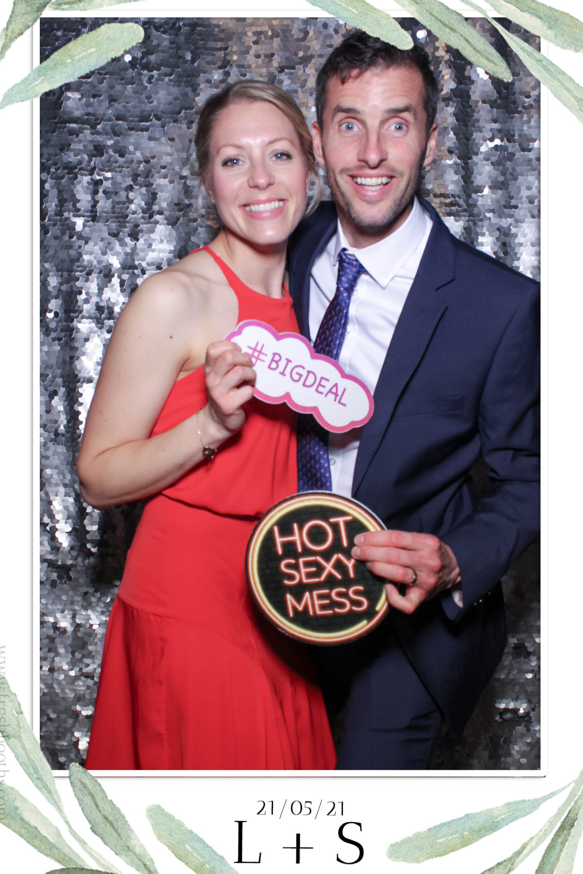 L & S Wedding | View more photos from the event at gallery.freshbooths.com/u/FreshBooths/L-S-Wedding