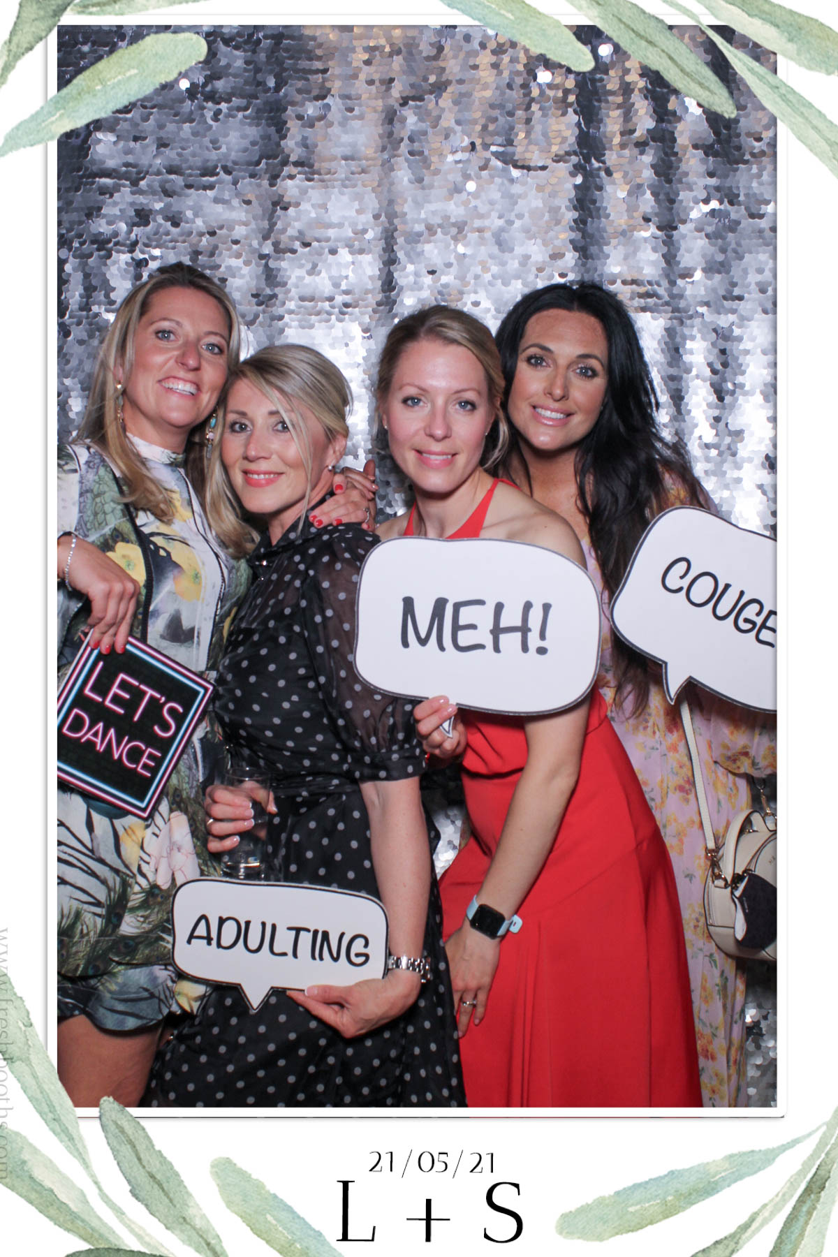 L & S Wedding | View more photos from the event at gallery.freshbooths.com/u/FreshBooths/L-S-Wedding