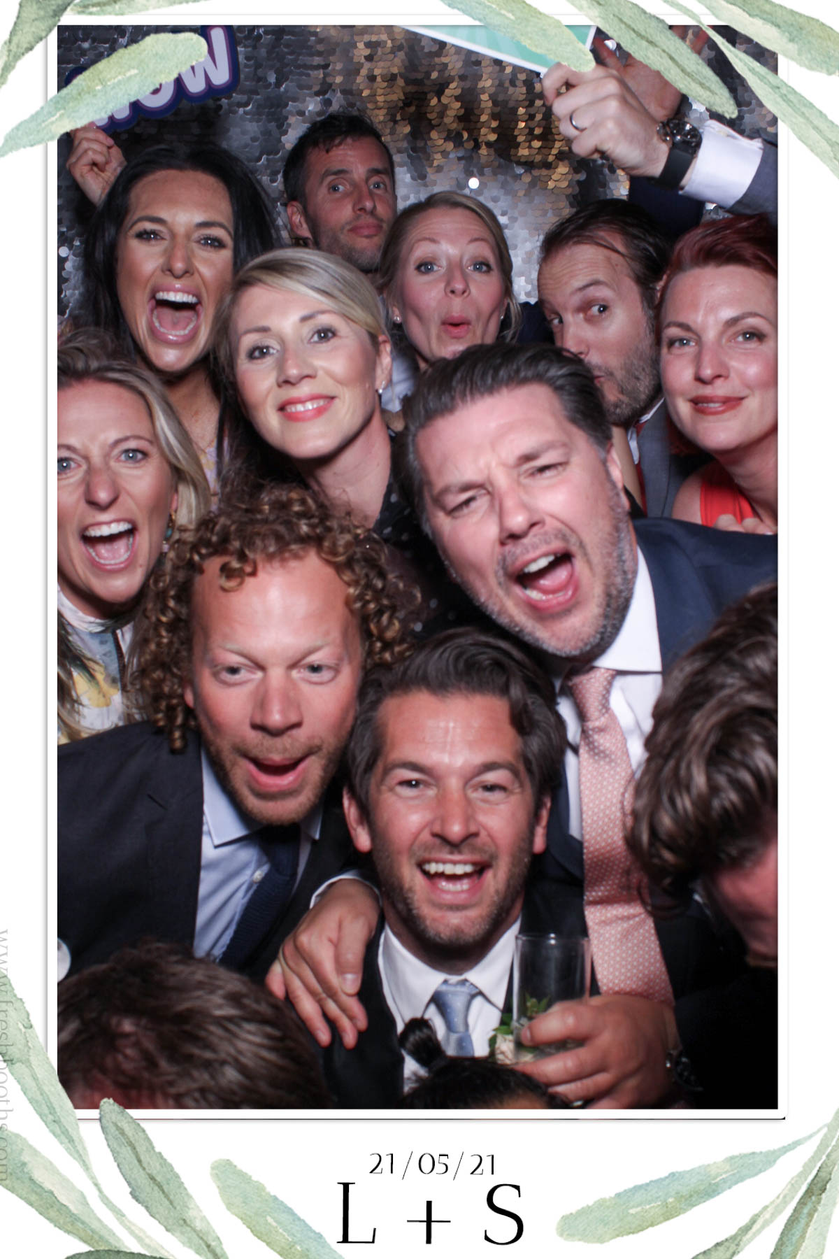 L & S Wedding | View more photos from the event at gallery.freshbooths.com/u/FreshBooths/L-S-Wedding