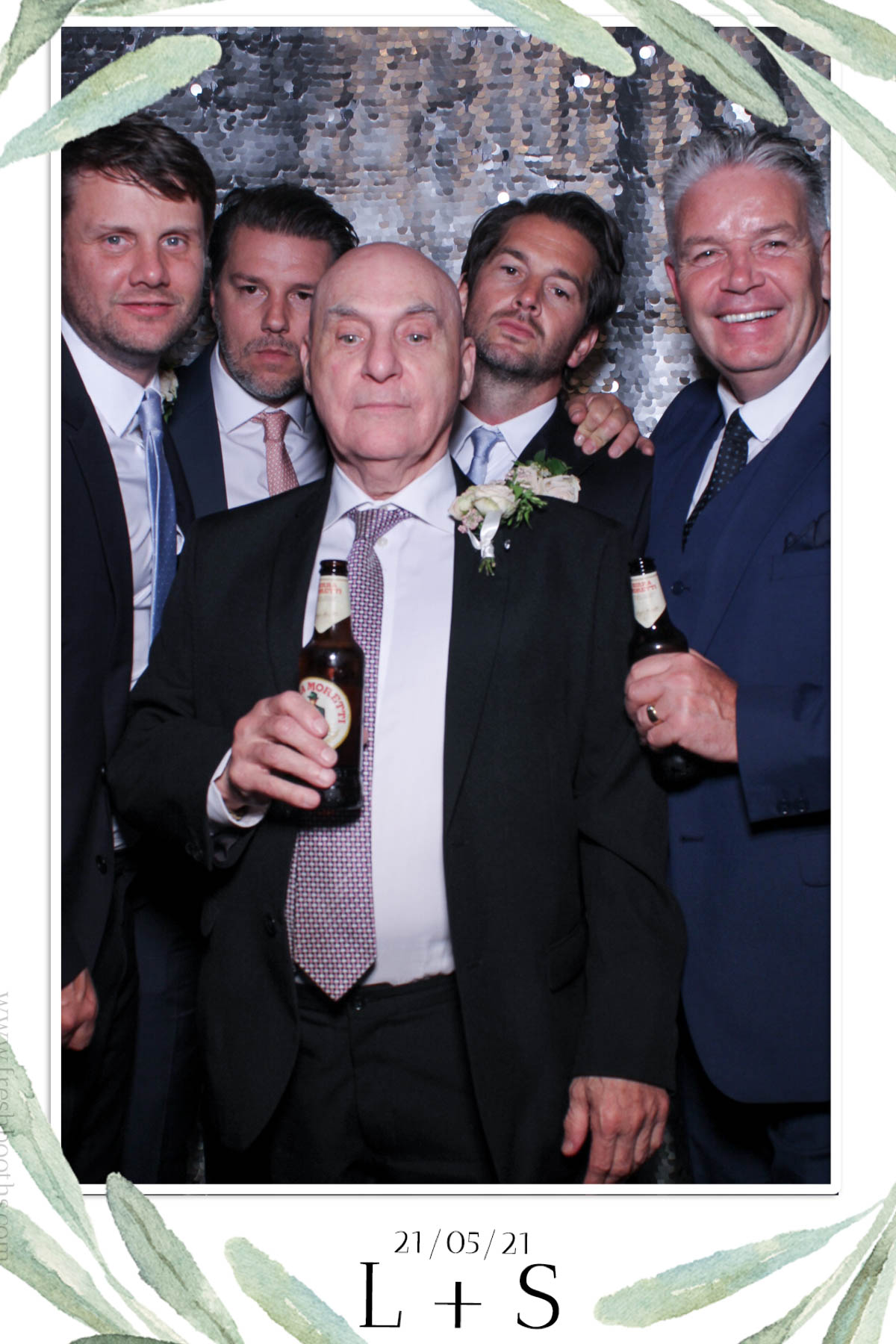 L & S Wedding | View more photos from the event at gallery.freshbooths.com/u/FreshBooths/L-S-Wedding