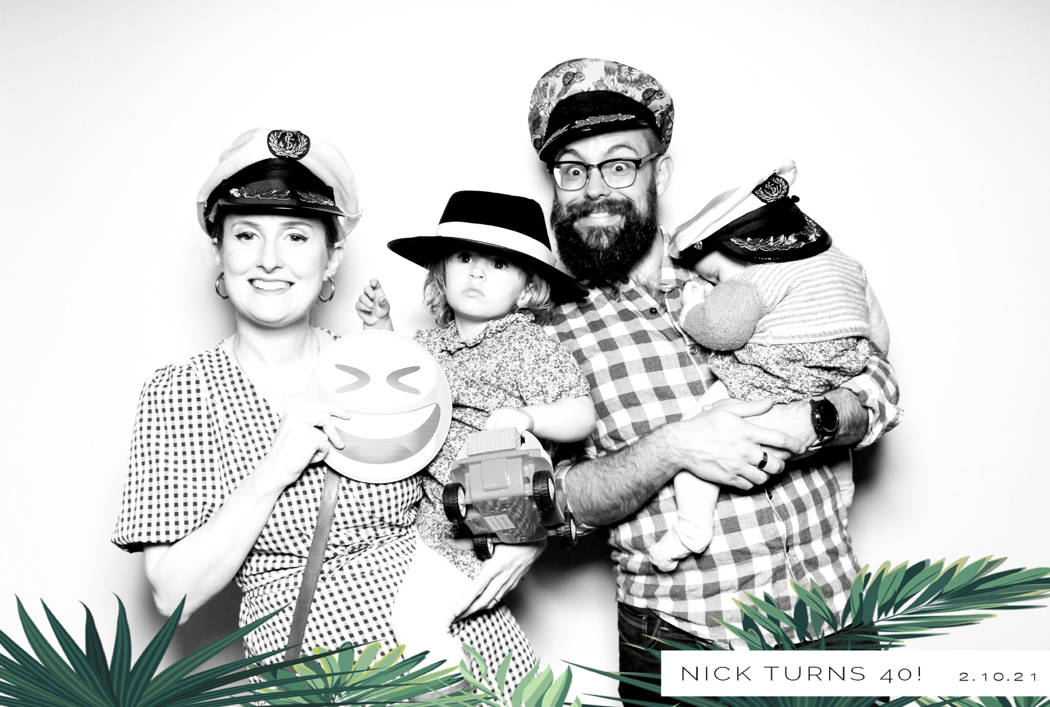 Nick Turns 40! -Classic Open Booth | View more photos from the event at gallery.freshbooths.com/u/FreshBooths/Nick-Turns-40-Classic-Open-Booth