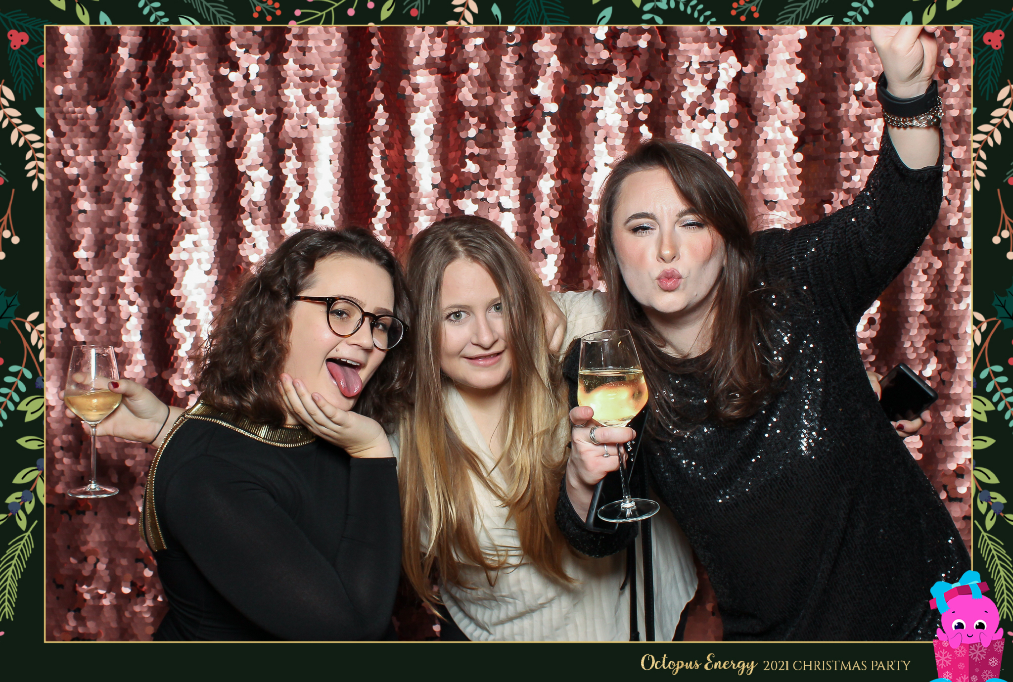 Octopus Energy Christmas Party 2021 | View more photos from the event at gallery.freshbooths.com/u/FreshBooths/Octopus-Energy-Christmas-Party-2021