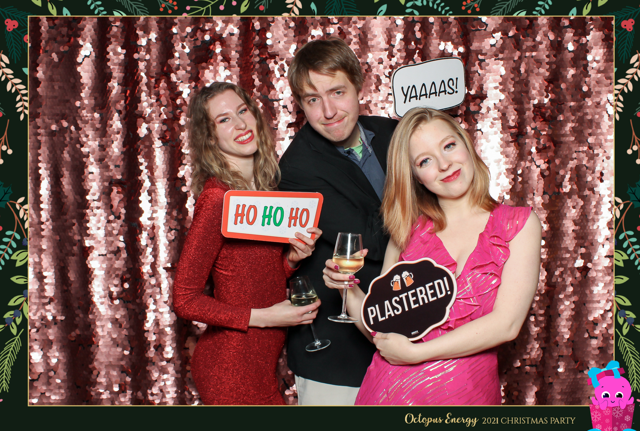 Octopus Energy Christmas Party 2021 | View more photos from the event at gallery.freshbooths.com/u/FreshBooths/Octopus-Energy-Christmas-Party-2021