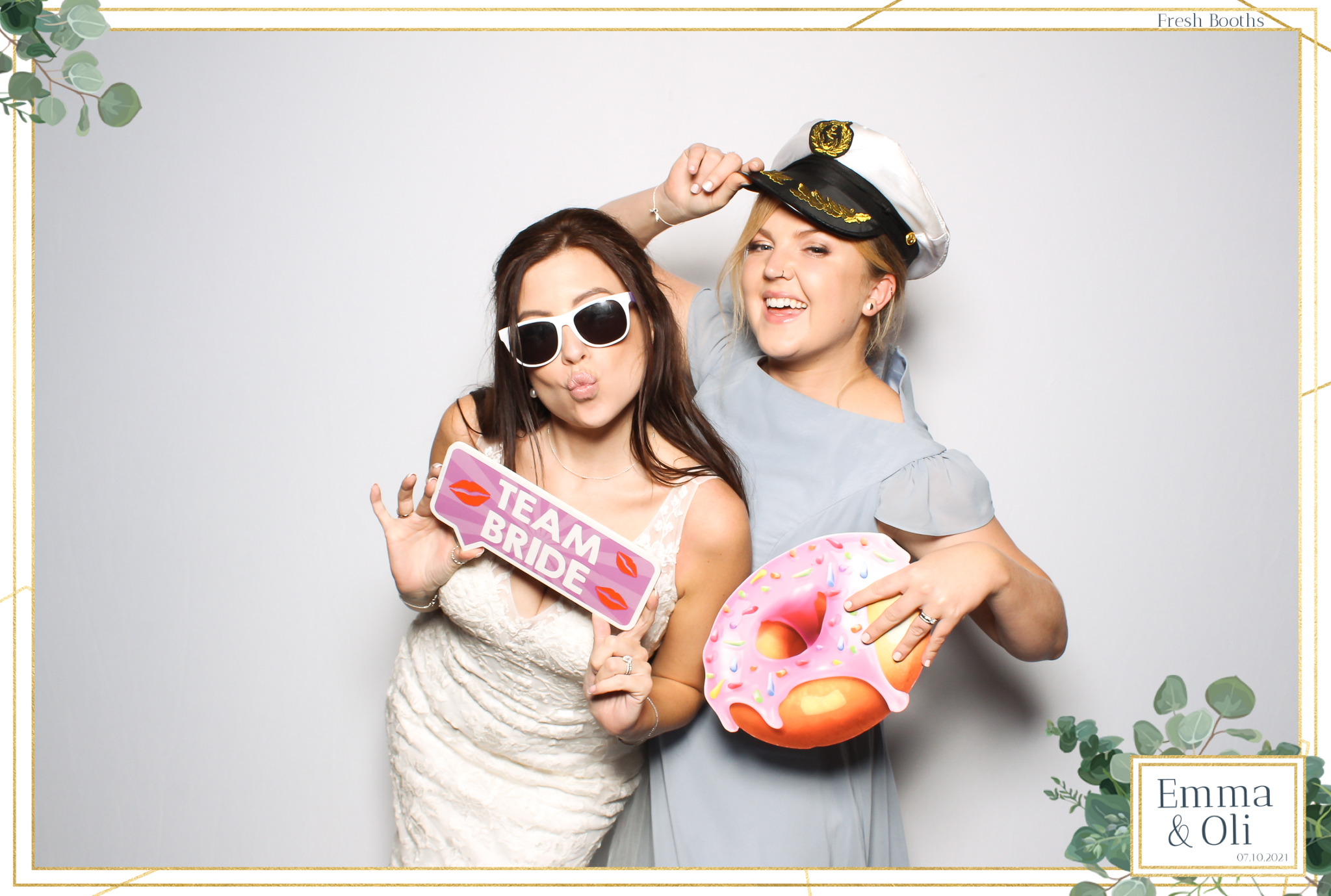 Oli & Emma Wedding - Classic Open Booth | View more photos from the event at gallery.freshbooths.com/u/FreshBooths/Oli-Emma-Wedding-Classic-Open-Booth