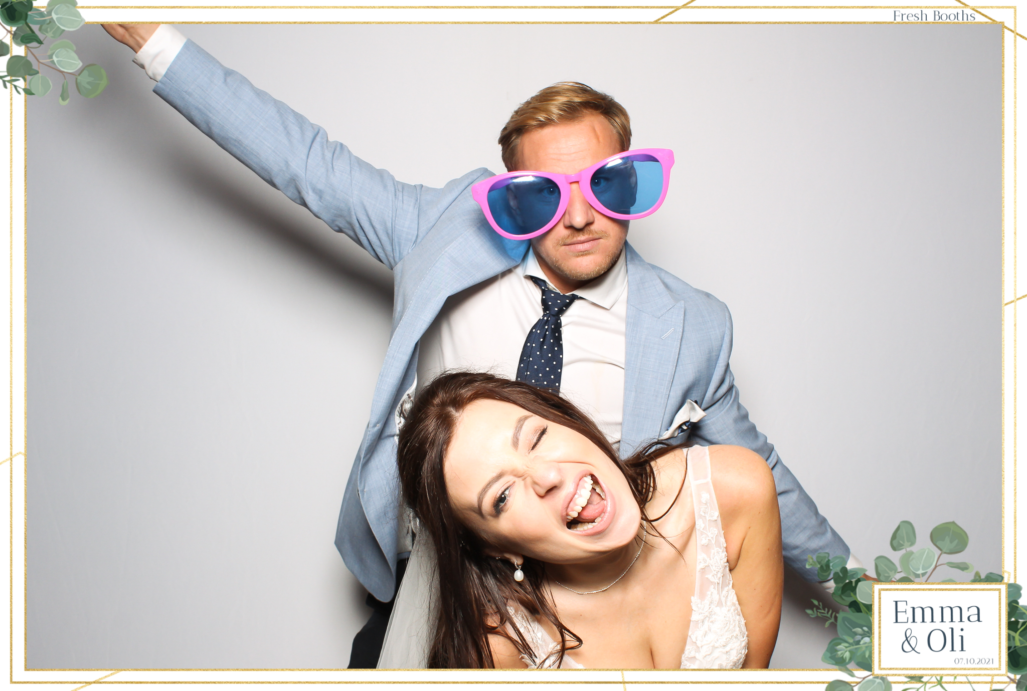 Oli & Emma Wedding - Classic Open Booth | View more photos from the event at gallery.freshbooths.com/u/FreshBooths/Oli-Emma-Wedding-Classic-Open-Booth