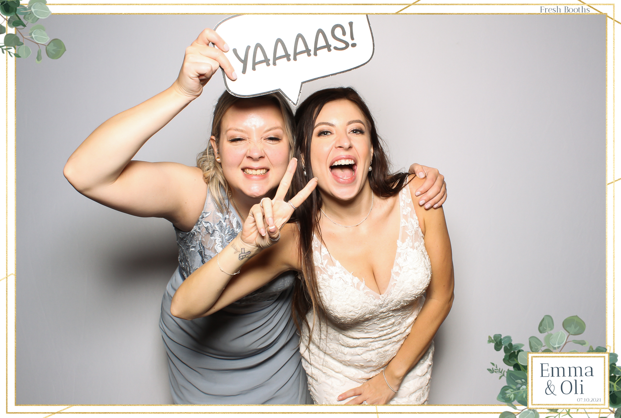 Oli & Emma Wedding - Classic Open Booth | View more photos from the event at gallery.freshbooths.com/u/FreshBooths/Oli-Emma-Wedding-Classic-Open-Booth