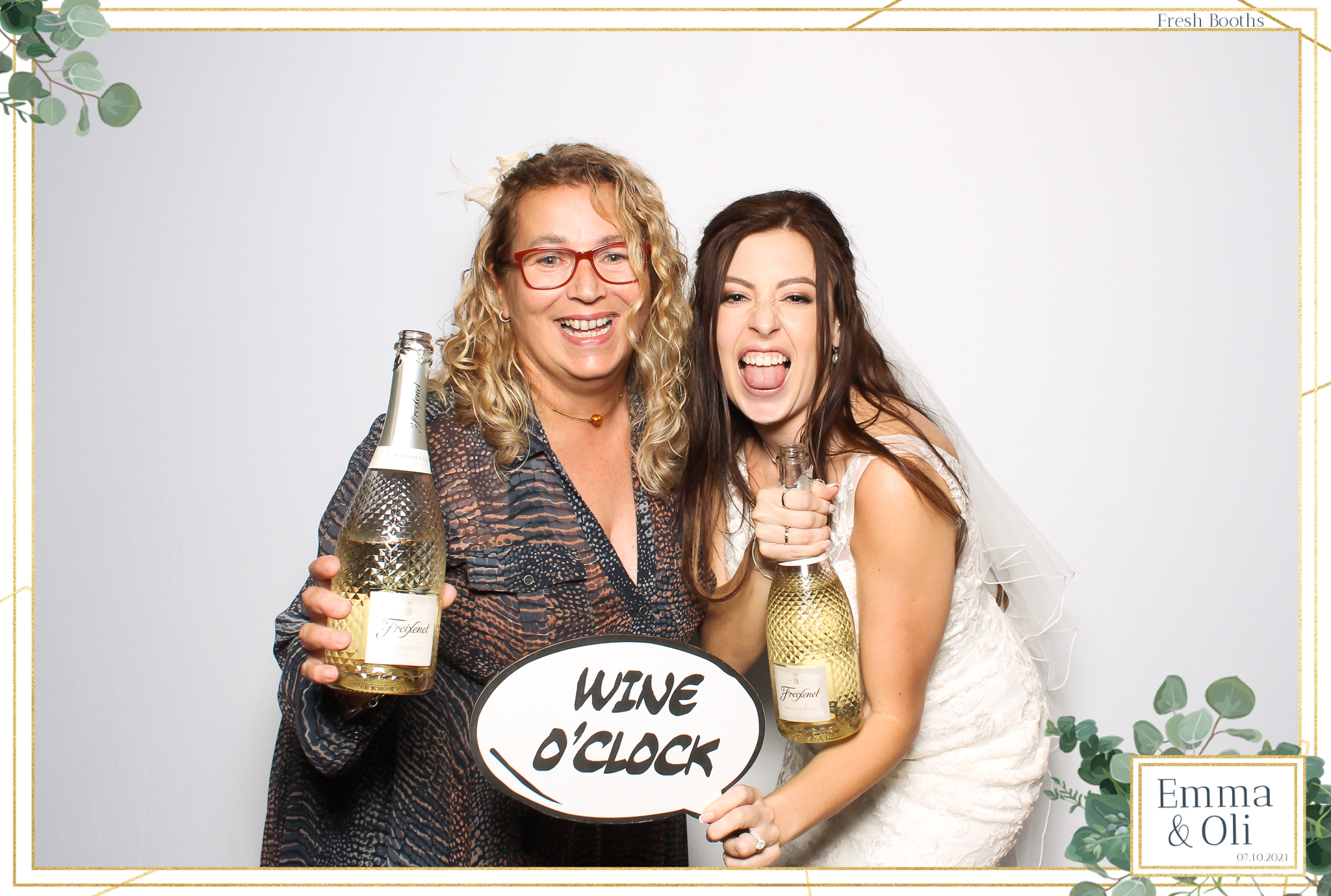 Oli & Emma Wedding - Classic Open Booth | View more photos from the event at gallery.freshbooths.com/u/FreshBooths/Oli-Emma-Wedding-Classic-Open-Booth