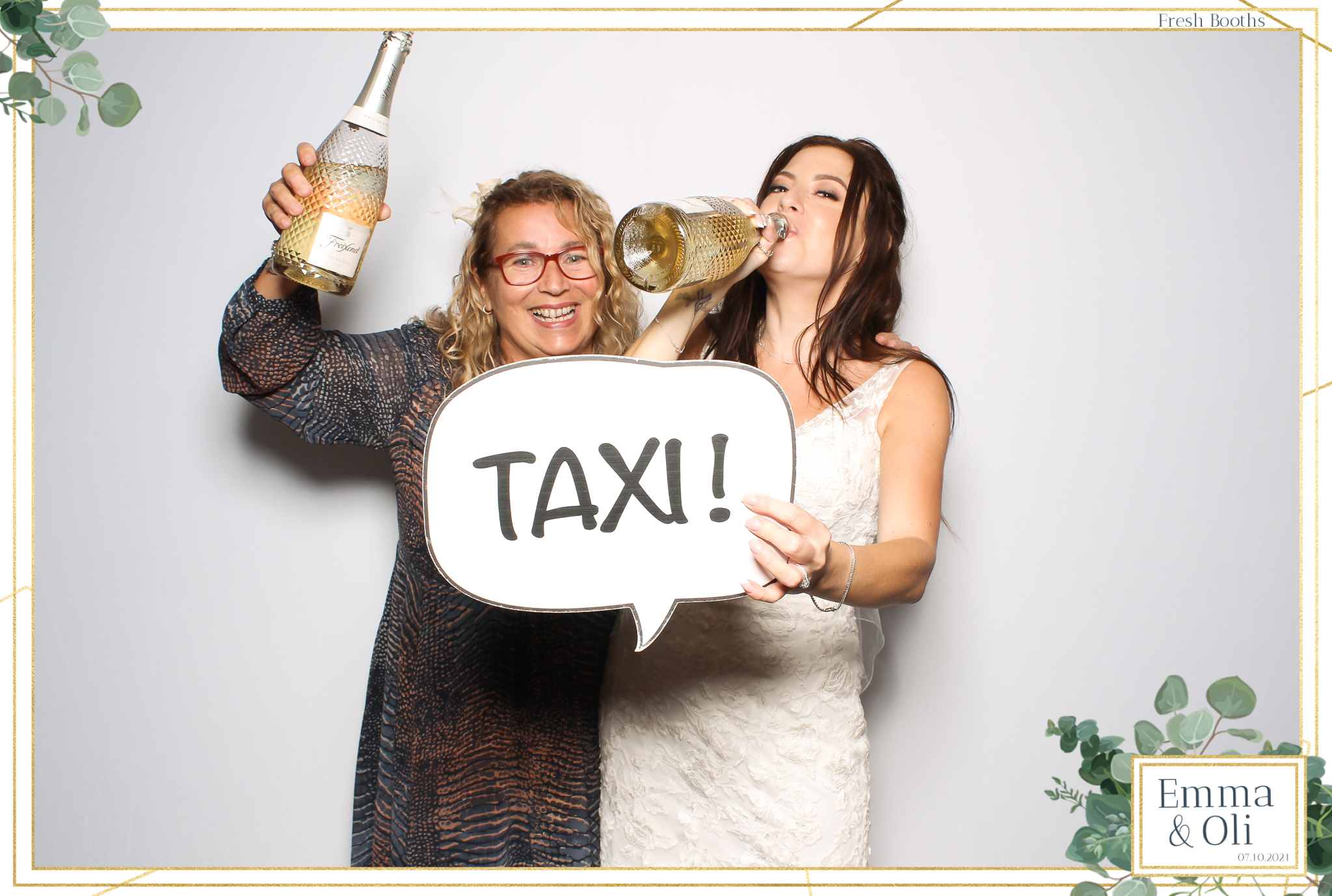 Oli & Emma Wedding - Classic Open Booth | View more photos from the event at gallery.freshbooths.com/u/FreshBooths/Oli-Emma-Wedding-Classic-Open-Booth