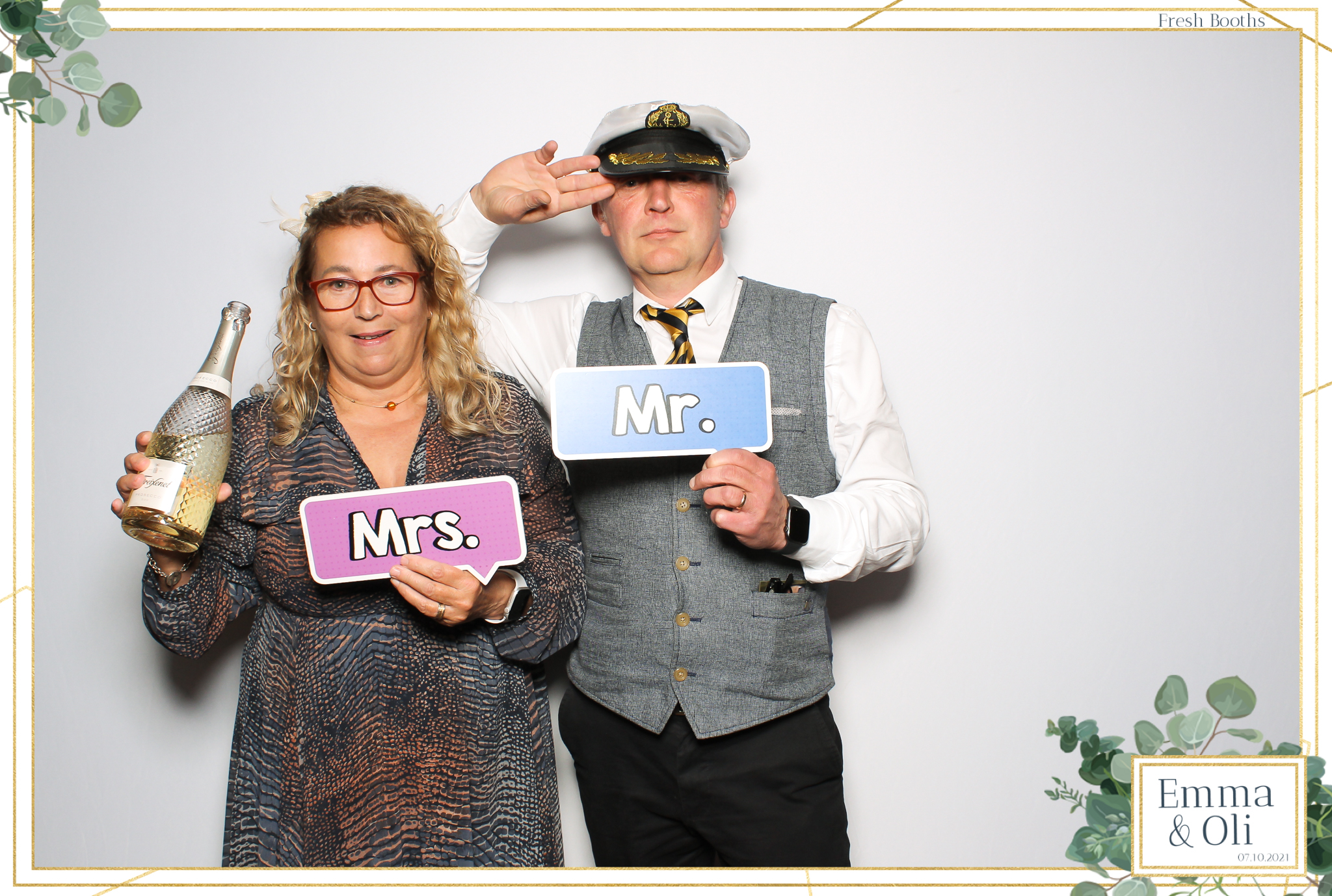 Oli & Emma Wedding - Classic Open Booth | View more photos from the event at gallery.freshbooths.com/u/FreshBooths/Oli-Emma-Wedding-Classic-Open-Booth