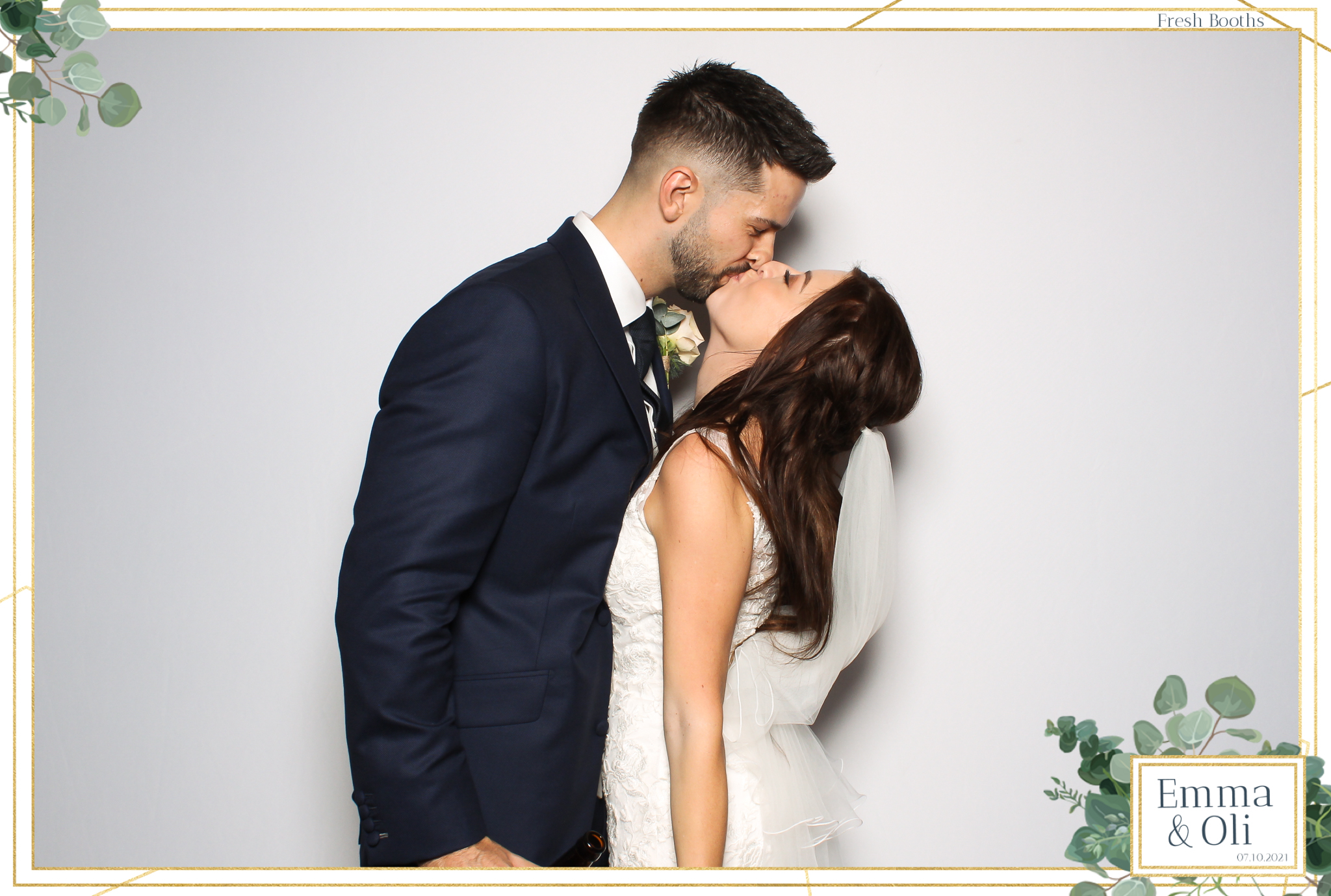 Oli & Emma Wedding - Classic Open Booth | View more photos from the event at gallery.freshbooths.com/u/FreshBooths/Oli-Emma-Wedding-Classic-Open-Booth