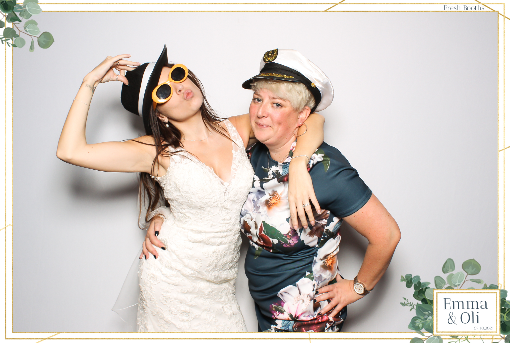 Oli & Emma Wedding - Classic Open Booth | View more photos from the event at gallery.freshbooths.com/u/FreshBooths/Oli-Emma-Wedding-Classic-Open-Booth