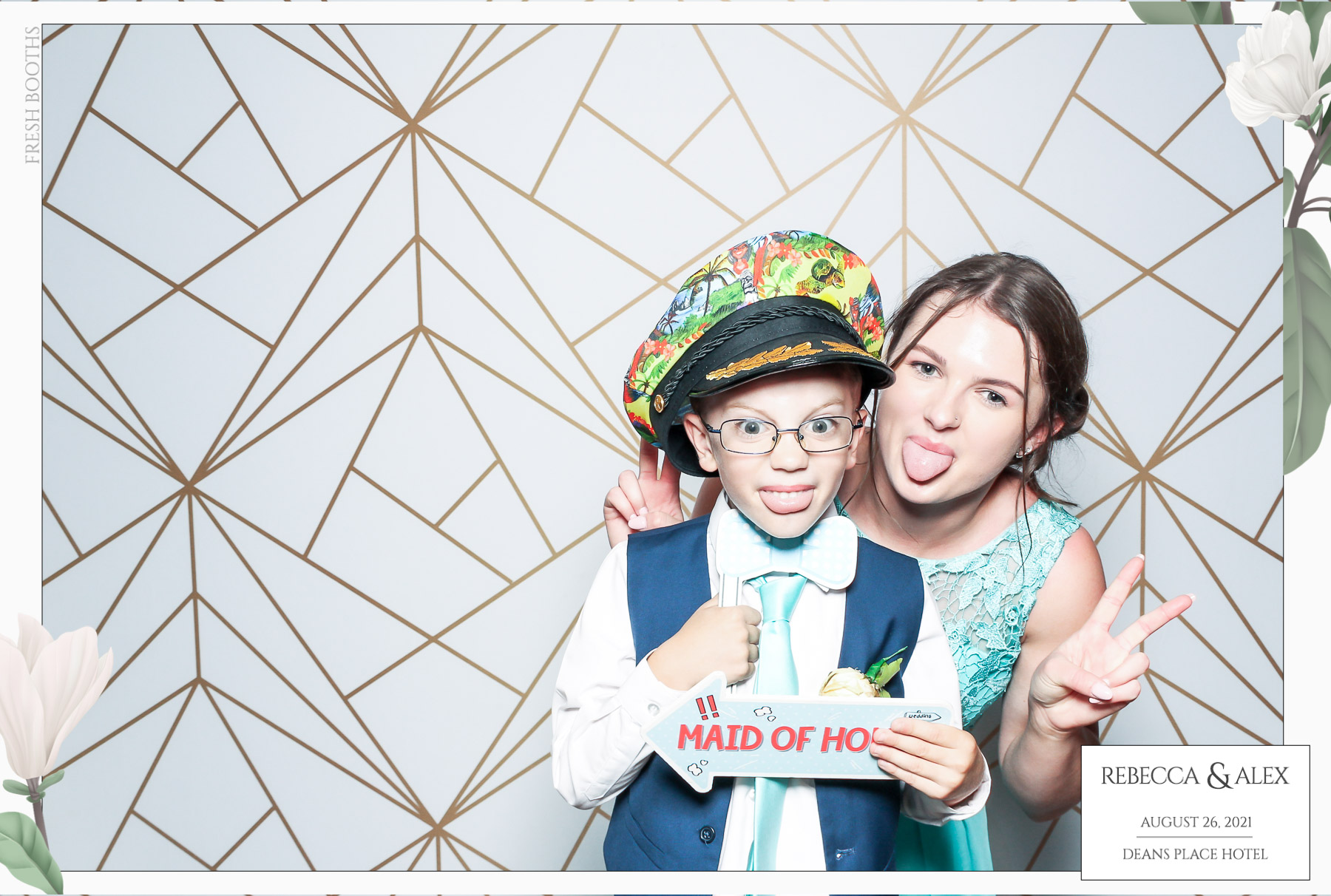 Rebecca & Alex - Classic Open Booth | View more photos from the event at gallery.freshbooths.com/u/FreshBooths/Rebecca-Alex-Classic-Open-Booth
