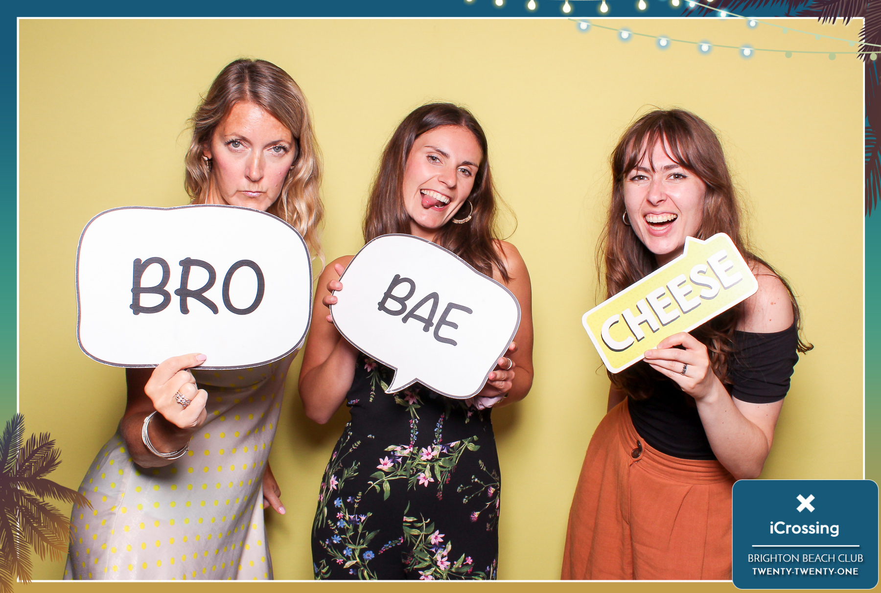 iCrossing Summer Party - Classic Open Booth | View more photos from the event at gallery.freshbooths.com/u/FreshBooths/iCrossing-Summer-Party-Classic-Open-Booth-0
