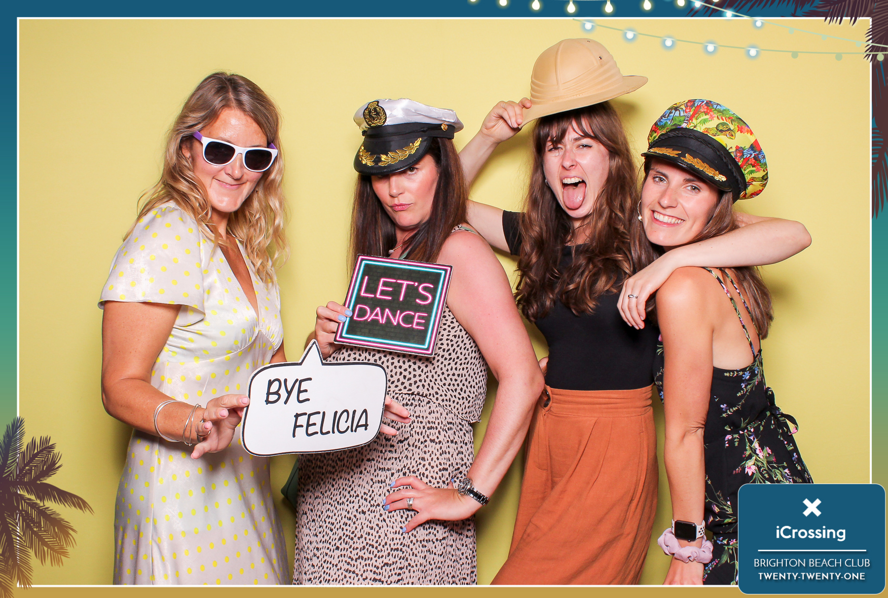iCrossing Summer Party - Classic Open Booth | View more photos from the event at gallery.freshbooths.com/u/FreshBooths/iCrossing-Summer-Party-Classic-Open-Booth-0