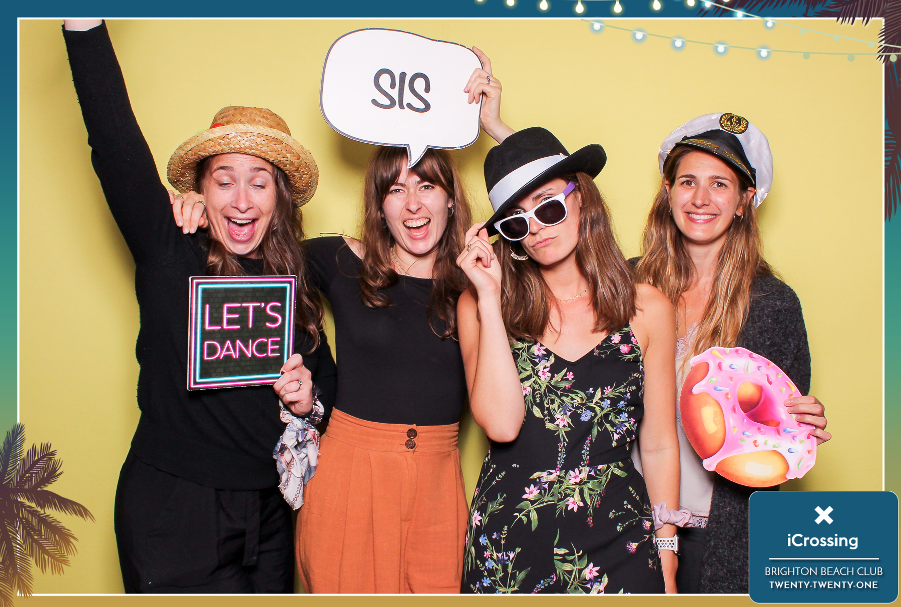 iCrossing Summer Party - Classic Open Booth | View more photos from the event at gallery.freshbooths.com/u/FreshBooths/iCrossing-Summer-Party-Classic-Open-Booth-0