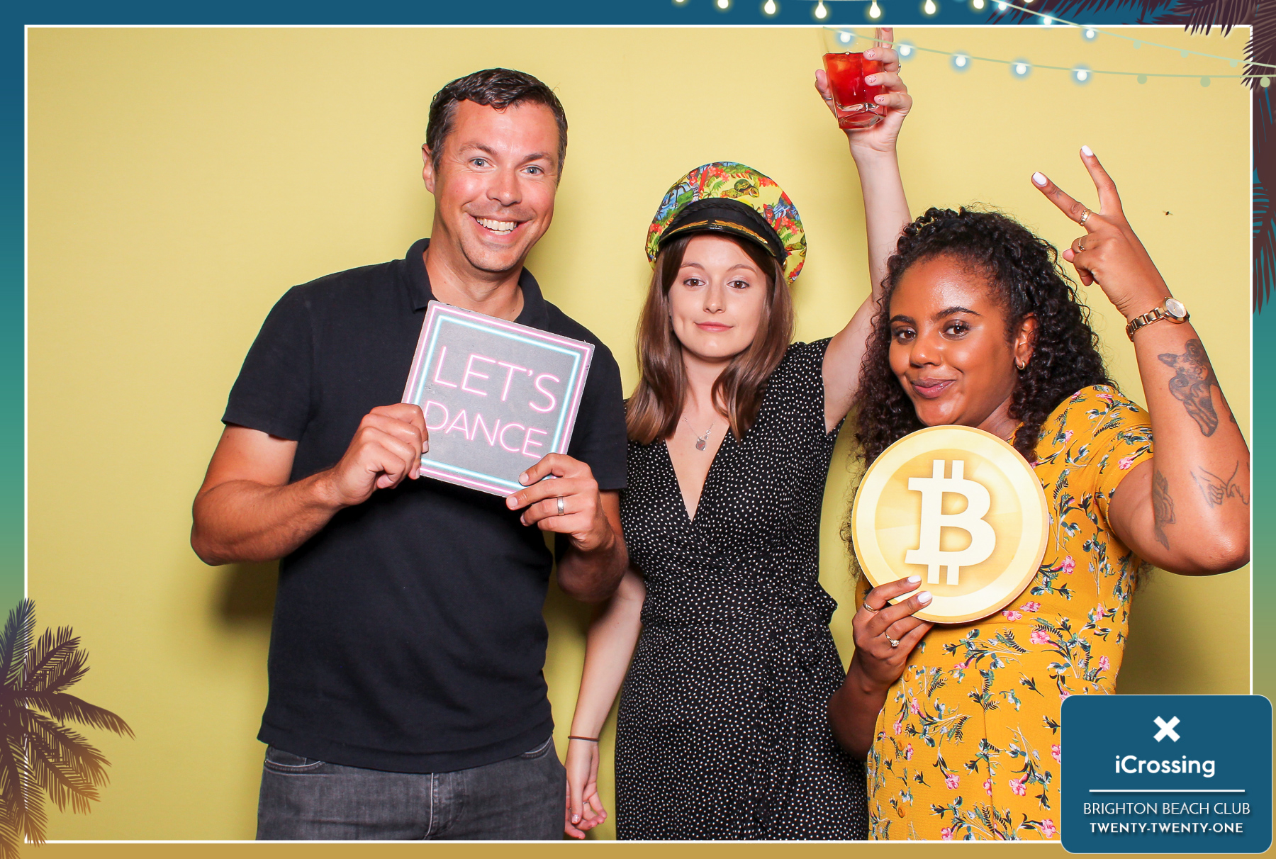 iCrossing Summer Party - Classic Open Booth | View more photos from the event at gallery.freshbooths.com/u/FreshBooths/iCrossing-Summer-Party-Classic-Open-Booth-0