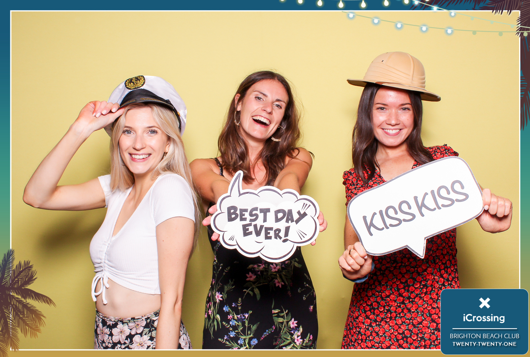 iCrossing Summer Party - Classic Open Booth | View more photos from the event at gallery.freshbooths.com/u/FreshBooths/iCrossing-Summer-Party-Classic-Open-Booth-0