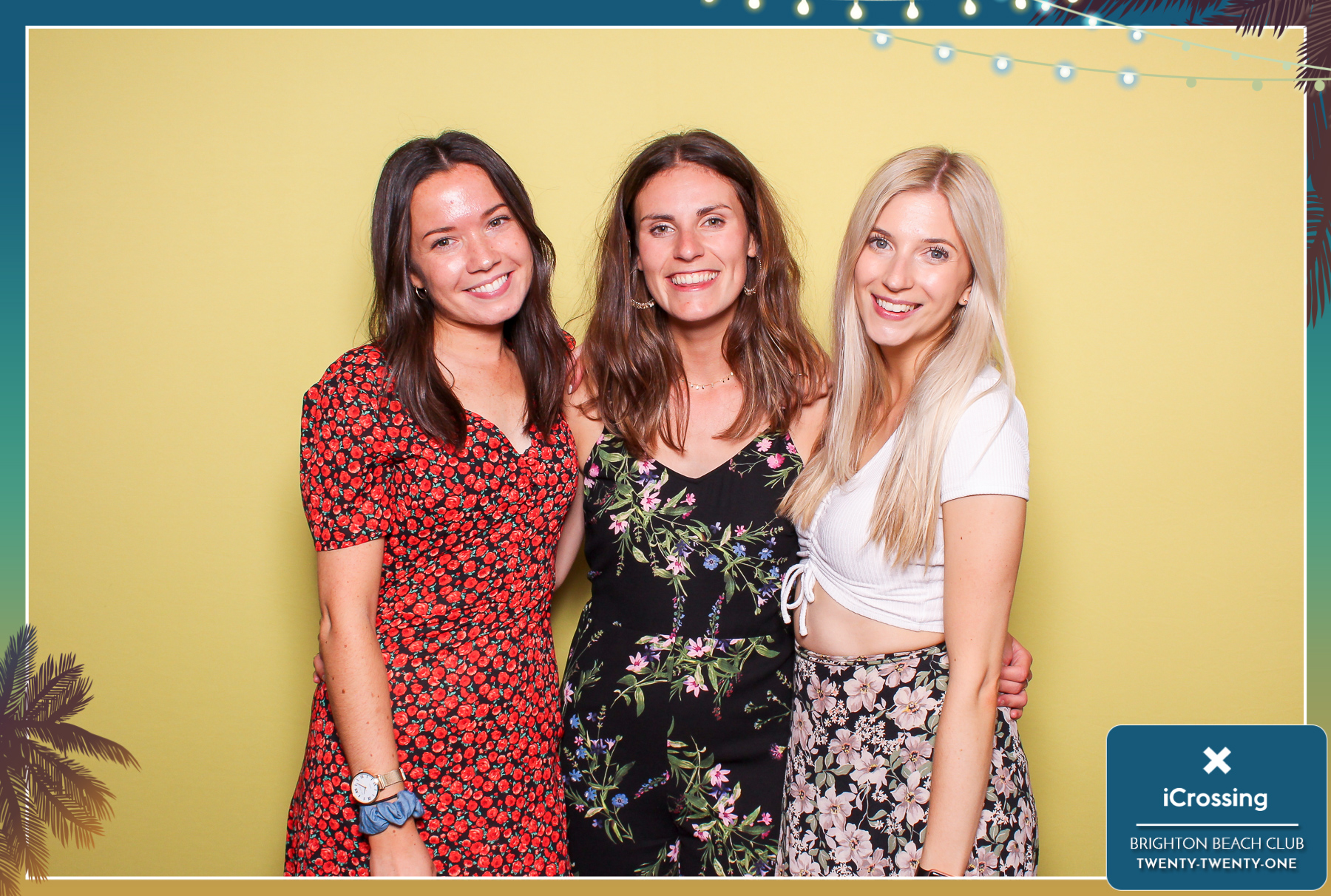 iCrossing Summer Party - Classic Open Booth | View more photos from the event at gallery.freshbooths.com/u/FreshBooths/iCrossing-Summer-Party-Classic-Open-Booth-0