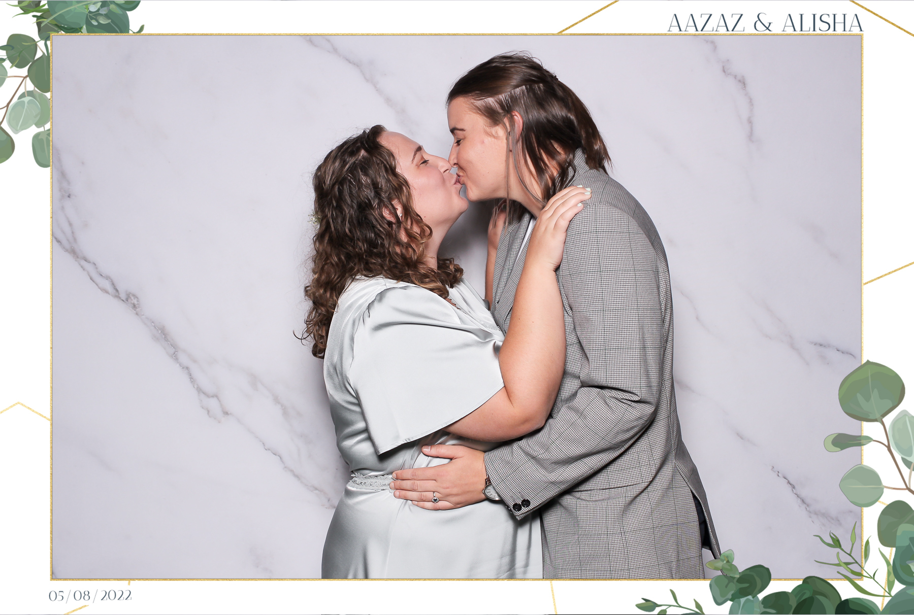 Aazaz & Alisha - Classic Open Booth | View more photos from the event at gallery.freshbooths.com/u/FreshBooths/Aazaz-Alisha-Classic-Open-Booth