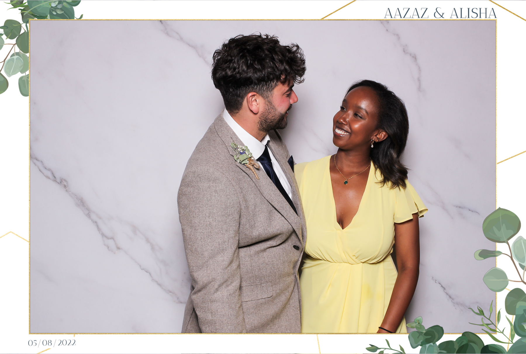 Aazaz & Alisha - Classic Open Booth | View more photos from the event at gallery.freshbooths.com/u/FreshBooths/Aazaz-Alisha-Classic-Open-Booth