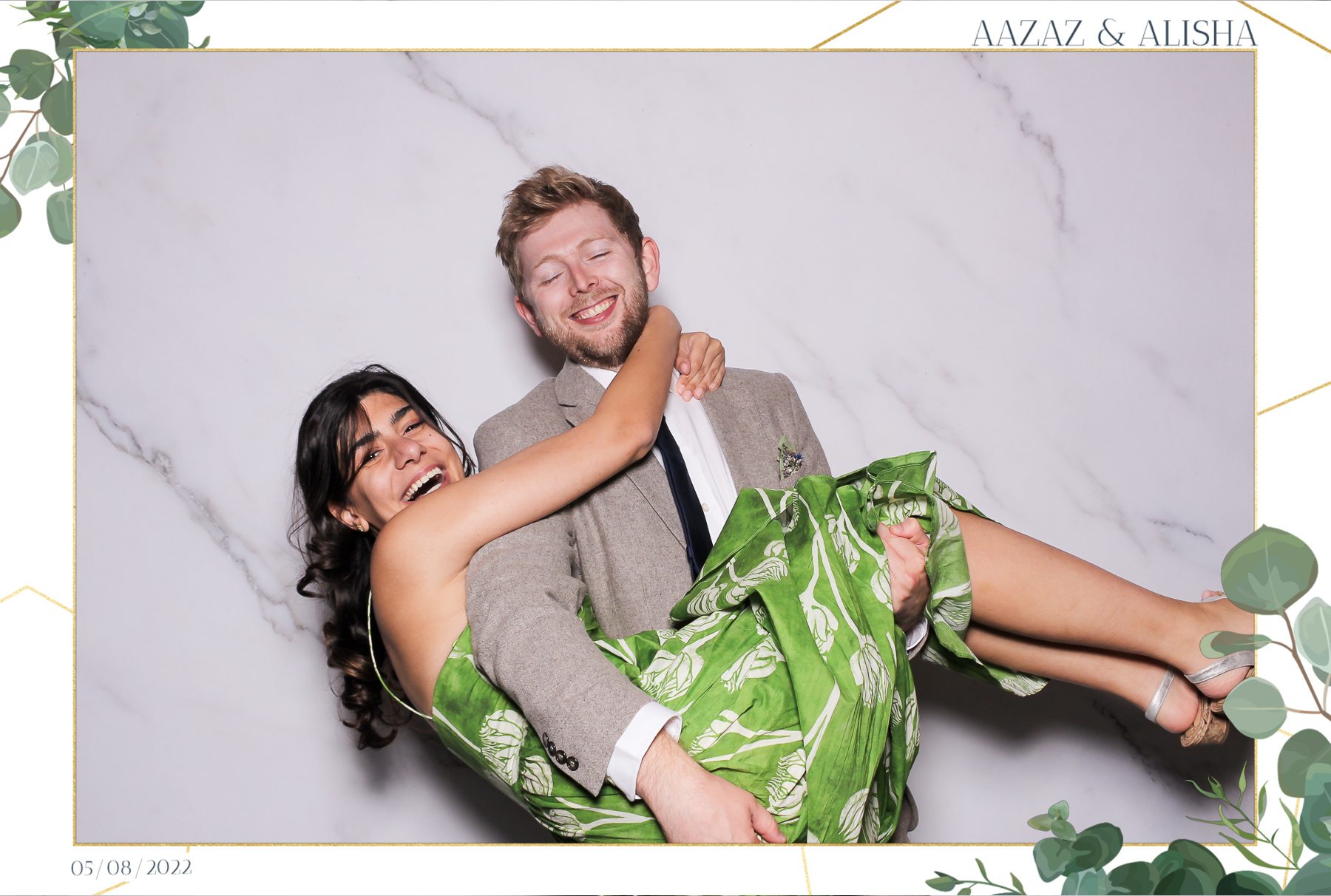 Aazaz & Alisha - Classic Open Booth | View more photos from the event at gallery.freshbooths.com/u/FreshBooths/Aazaz-Alisha-Classic-Open-Booth