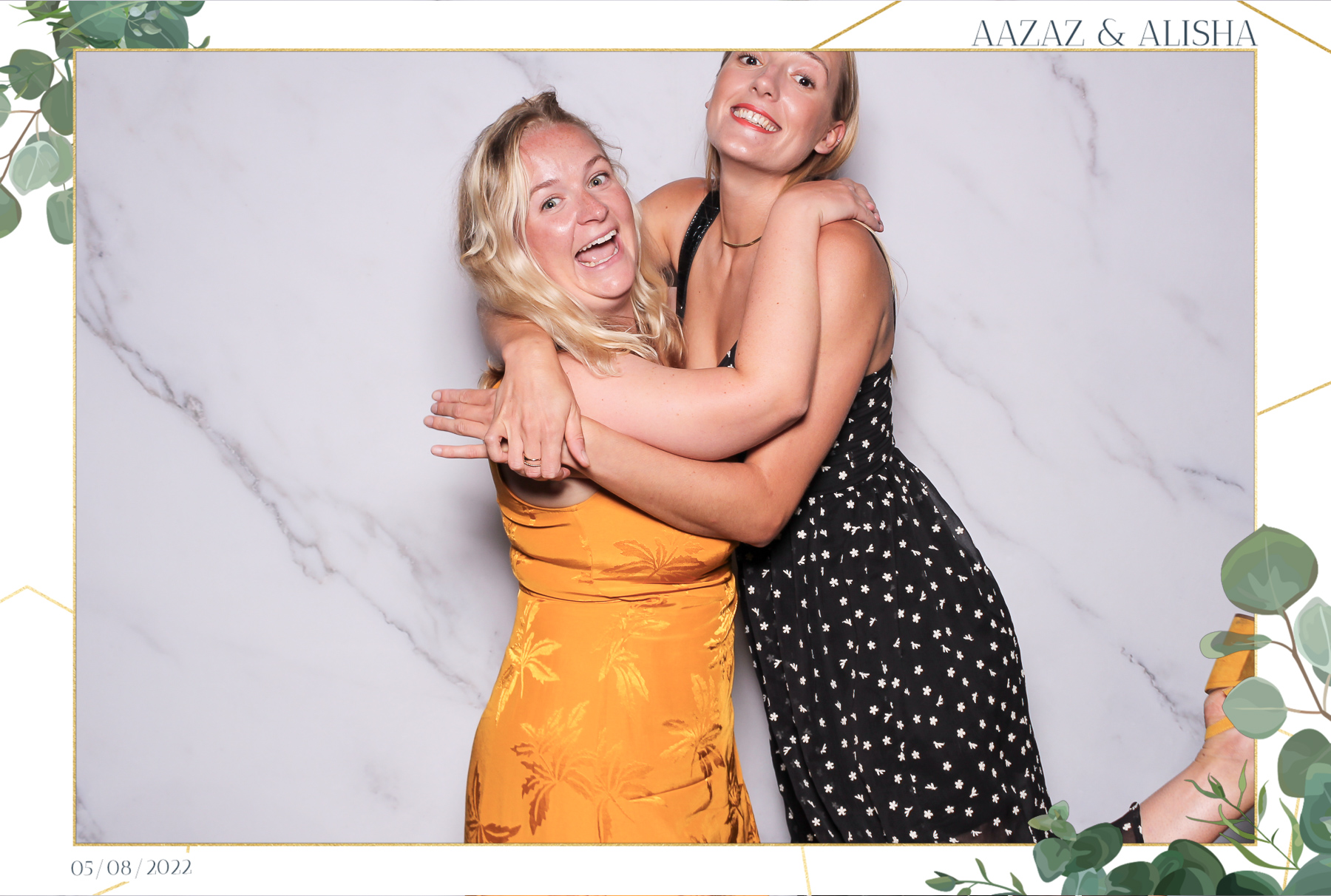 Aazaz & Alisha - Classic Open Booth | View more photos from the event at gallery.freshbooths.com/u/FreshBooths/Aazaz-Alisha-Classic-Open-Booth