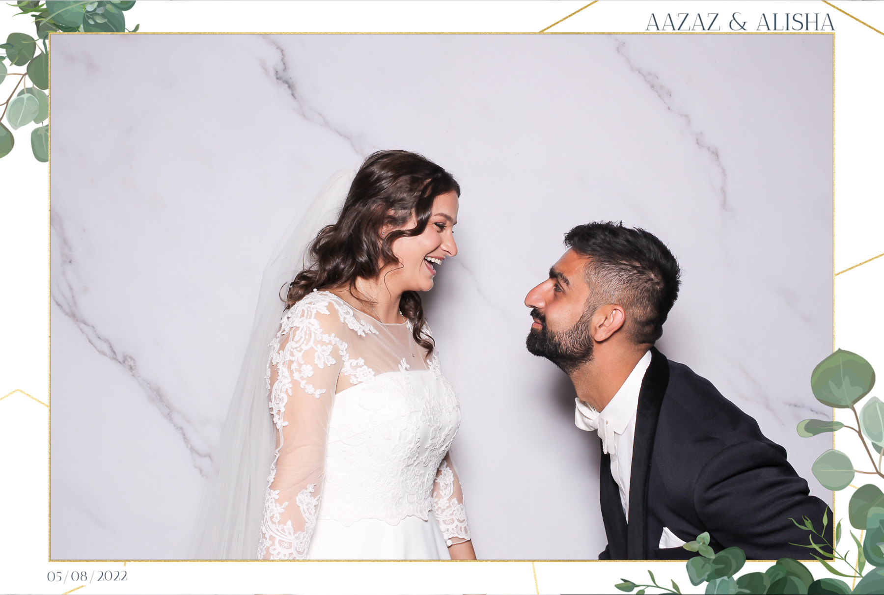 Aazaz & Alisha - Classic Open Booth | View more photos from the event at gallery.freshbooths.com/u/FreshBooths/Aazaz-Alisha-Classic-Open-Booth