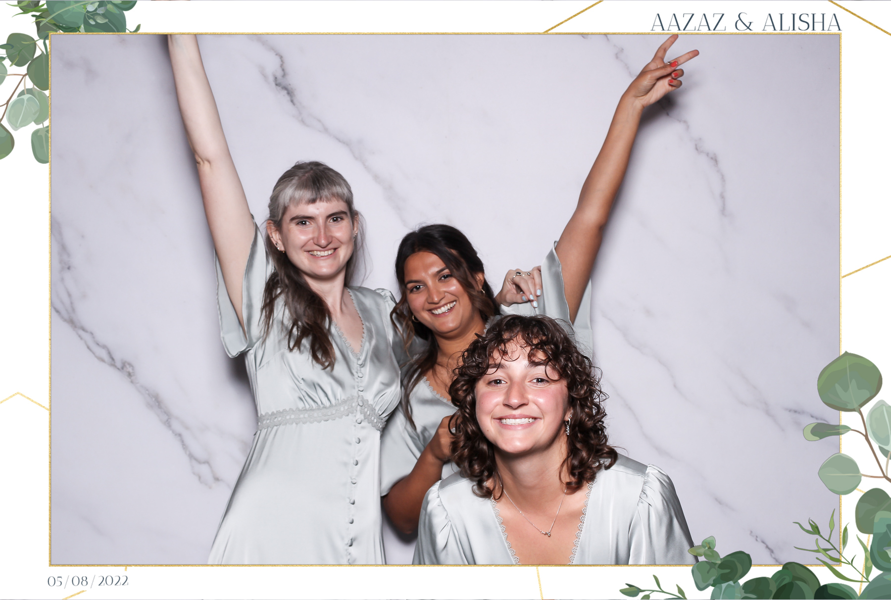 Aazaz & Alisha - Classic Open Booth | View more photos from the event at gallery.freshbooths.com/u/FreshBooths/Aazaz-Alisha-Classic-Open-Booth