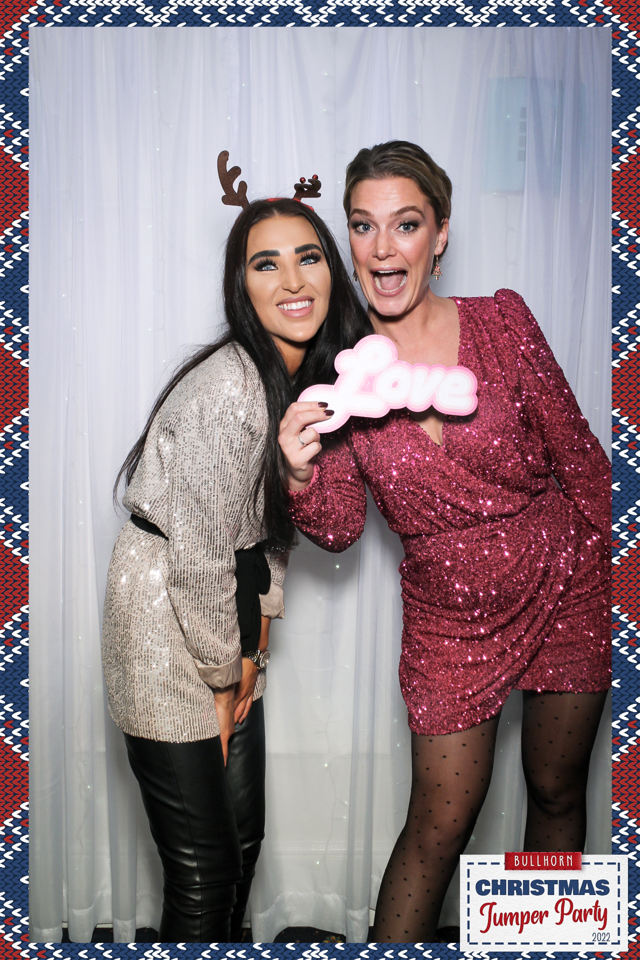 Bullhorn Xmas Party - Selfie Mirror | View more photos from the event at gallery.freshbooths.com/u/FreshBooths/Bullhorn-Xmas-Party-Selfie-Mirror