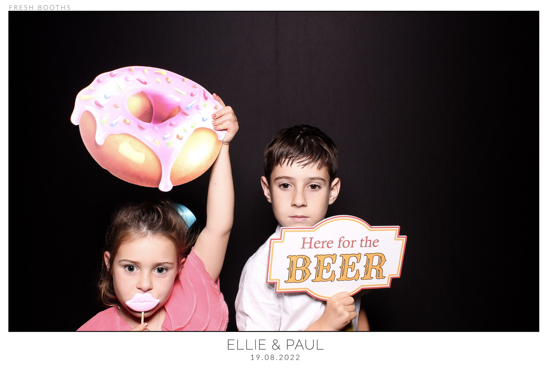 Ellie & Paul - classic Open Booth | View more photos from the event at gallery.freshbooths.com/u/FreshBooths/Ellie-Paul-classic-Open-Booth