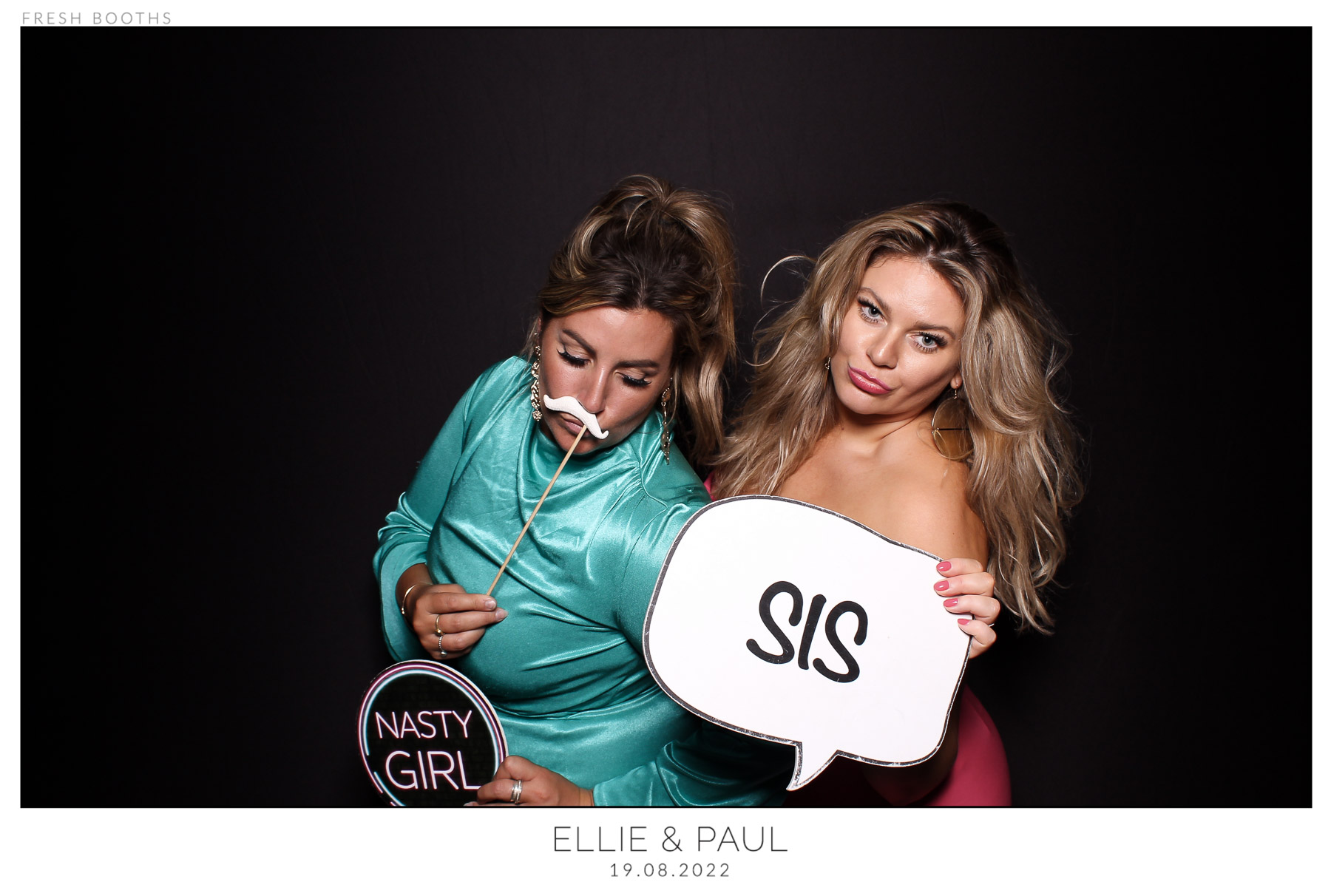 Ellie & Paul - classic Open Booth | View more photos from the event at gallery.freshbooths.com/u/FreshBooths/Ellie-Paul-classic-Open-Booth