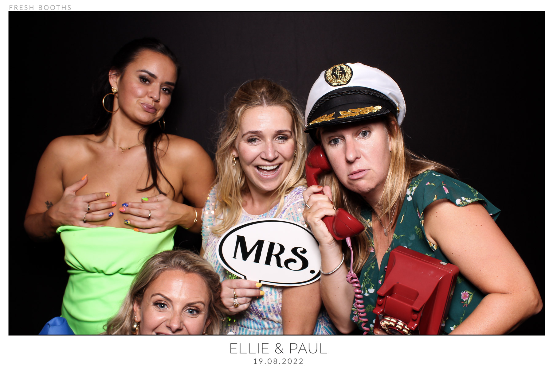 Ellie & Paul - classic Open Booth | View more photos from the event at gallery.freshbooths.com/u/FreshBooths/Ellie-Paul-classic-Open-Booth