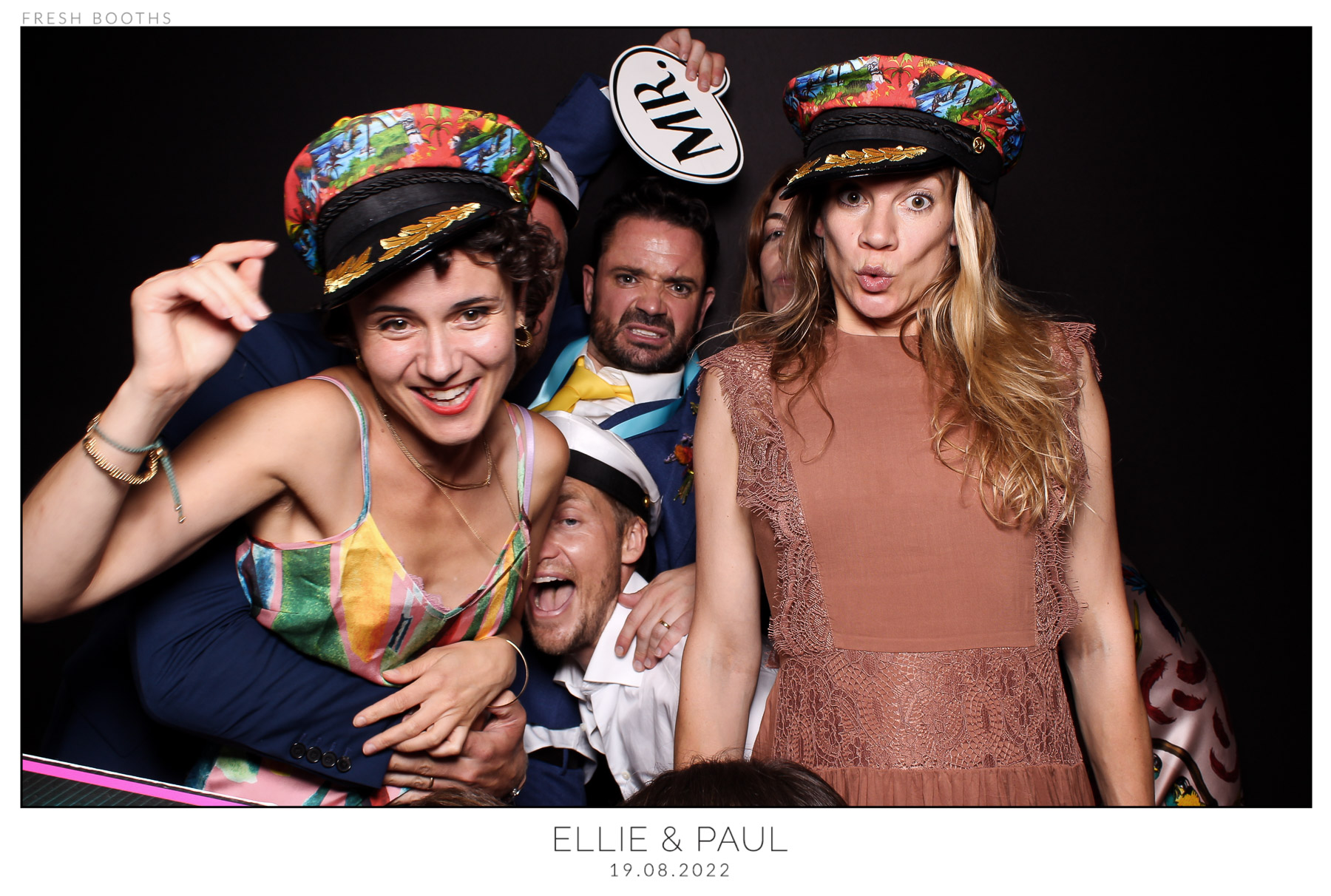Ellie & Paul - classic Open Booth | View more photos from the event at gallery.freshbooths.com/u/FreshBooths/Ellie-Paul-classic-Open-Booth