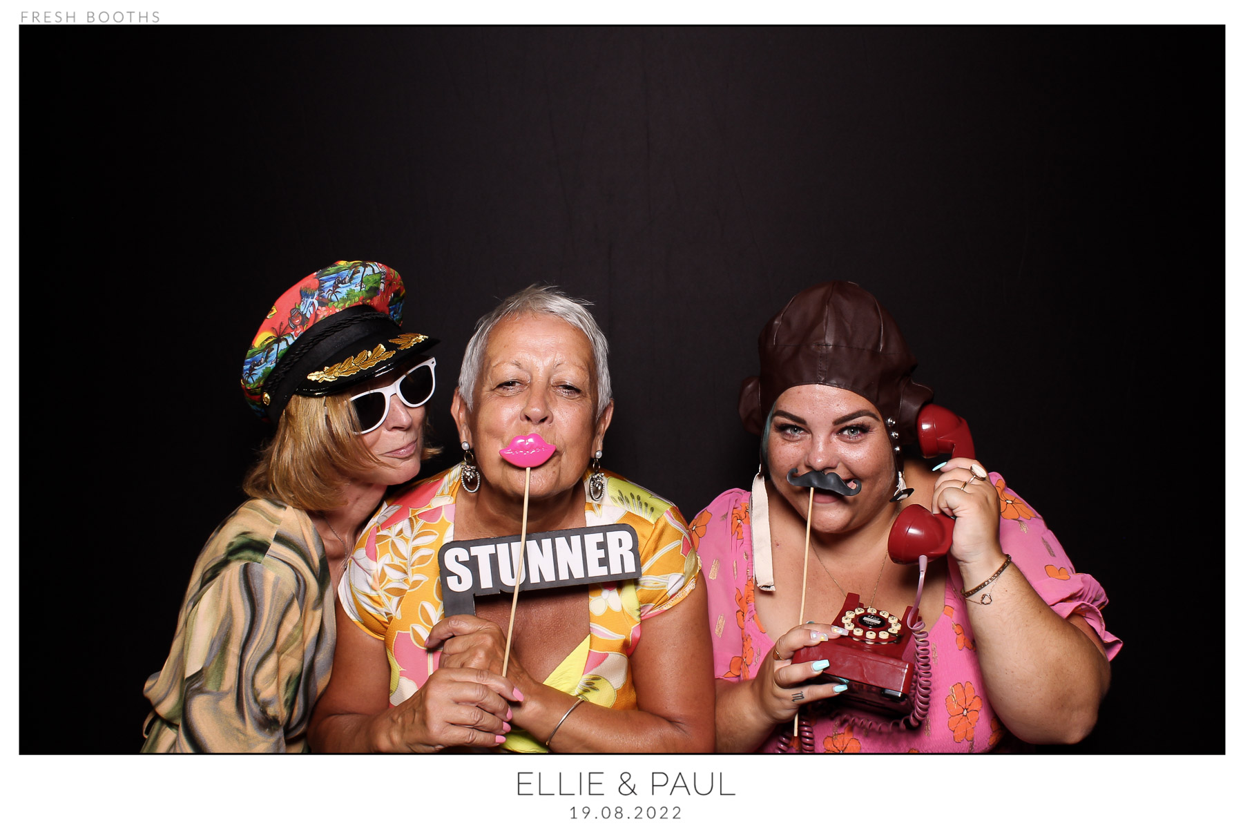 Ellie & Paul - classic Open Booth | View more photos from the event at gallery.freshbooths.com/u/FreshBooths/Ellie-Paul-classic-Open-Booth