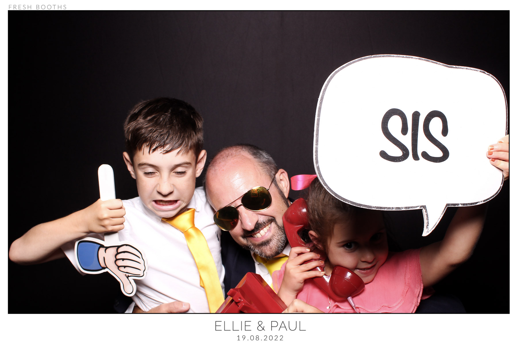 Ellie & Paul - classic Open Booth | View more photos from the event at gallery.freshbooths.com/u/FreshBooths/Ellie-Paul-classic-Open-Booth