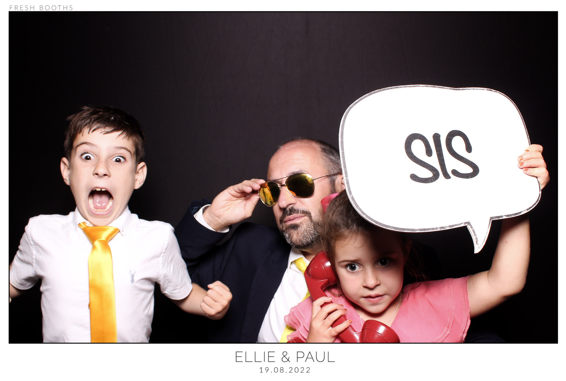 Ellie & Paul - classic Open Booth | View more photos from the event at gallery.freshbooths.com/u/FreshBooths/Ellie-Paul-classic-Open-Booth