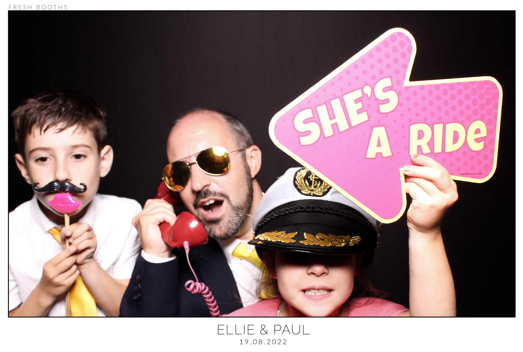 Ellie & Paul - classic Open Booth | View more photos from the event at gallery.freshbooths.com/u/FreshBooths/Ellie-Paul-classic-Open-Booth