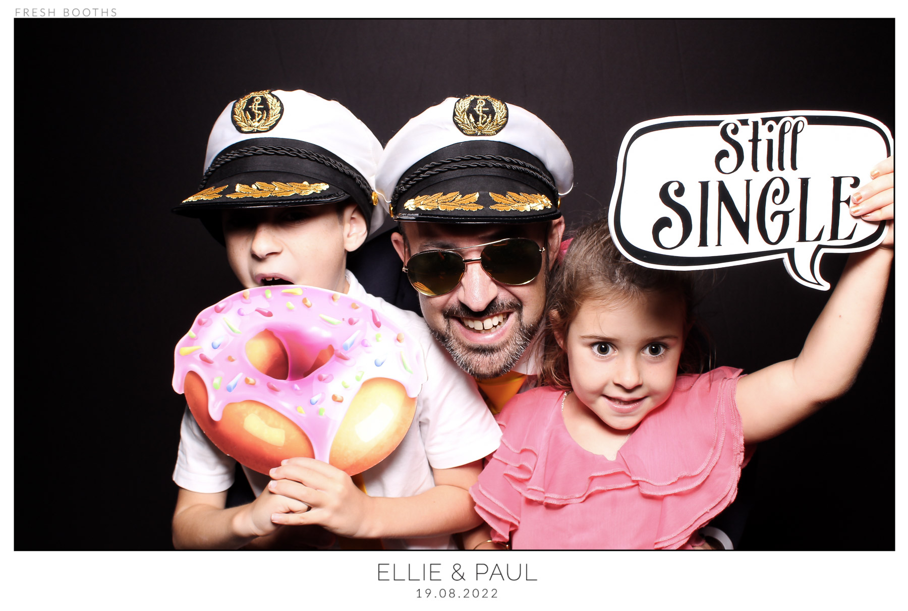 Ellie & Paul - classic Open Booth | View more photos from the event at gallery.freshbooths.com/u/FreshBooths/Ellie-Paul-classic-Open-Booth