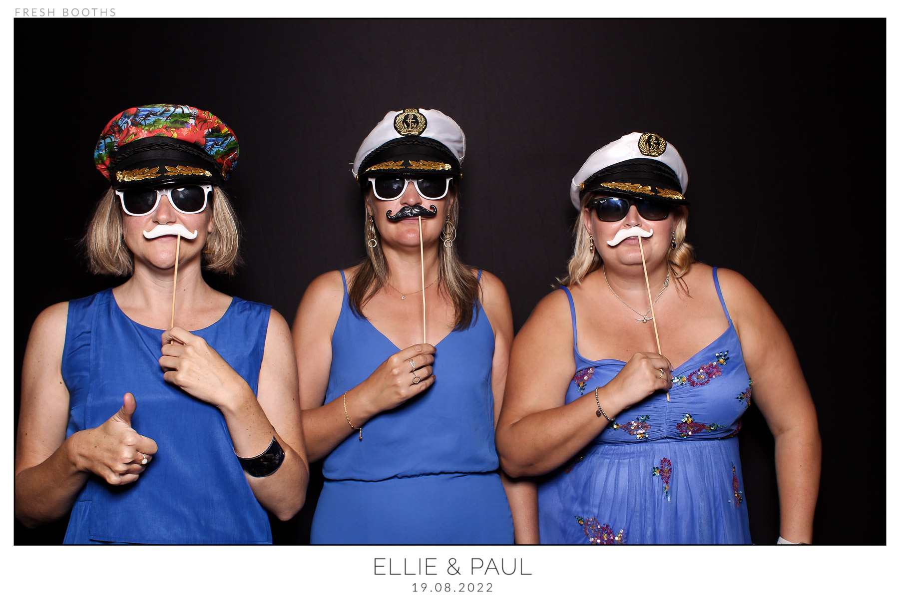 Ellie & Paul - classic Open Booth | View more photos from the event at gallery.freshbooths.com/u/FreshBooths/Ellie-Paul-classic-Open-Booth