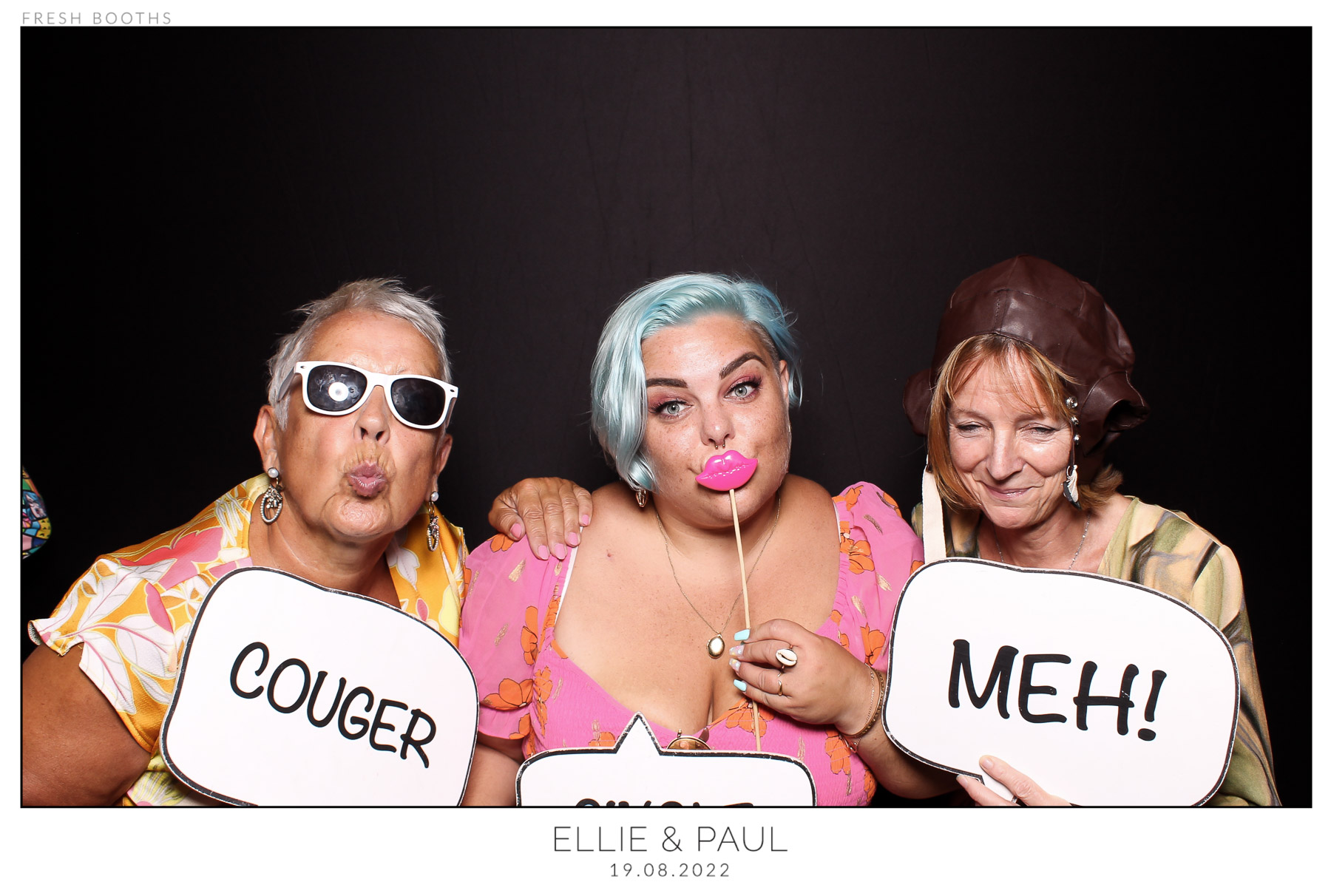 Ellie & Paul - classic Open Booth | View more photos from the event at gallery.freshbooths.com/u/FreshBooths/Ellie-Paul-classic-Open-Booth