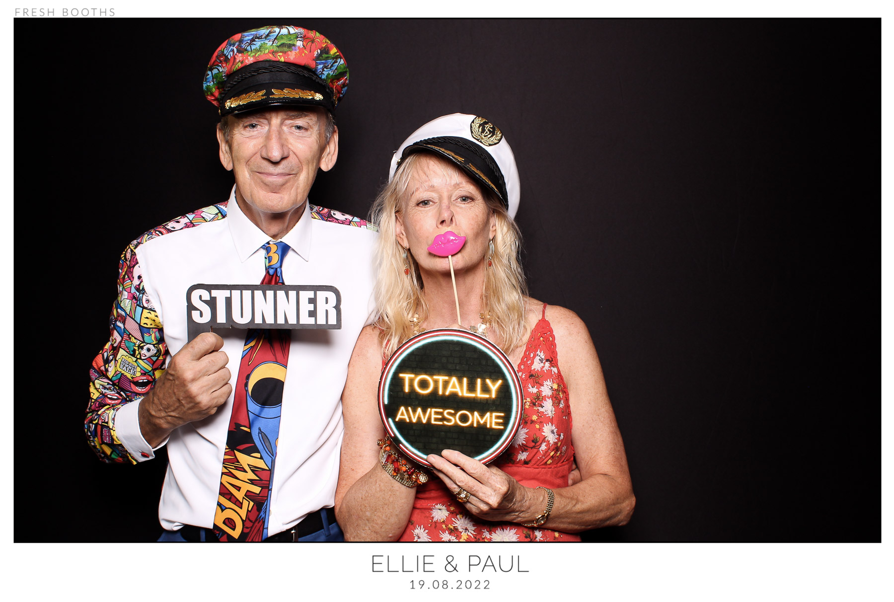 Ellie & Paul - classic Open Booth | View more photos from the event at gallery.freshbooths.com/u/FreshBooths/Ellie-Paul-classic-Open-Booth