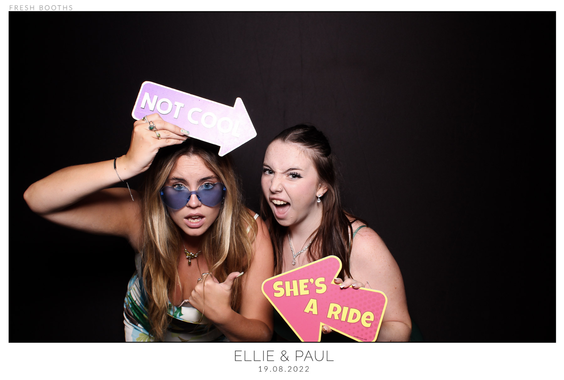 Ellie & Paul - classic Open Booth | View more photos from the event at gallery.freshbooths.com/u/FreshBooths/Ellie-Paul-classic-Open-Booth