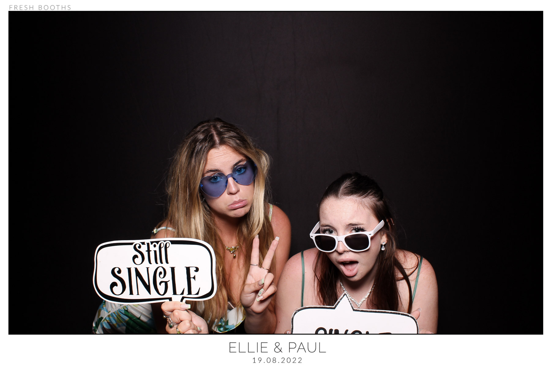 Ellie & Paul - classic Open Booth | View more photos from the event at gallery.freshbooths.com/u/FreshBooths/Ellie-Paul-classic-Open-Booth