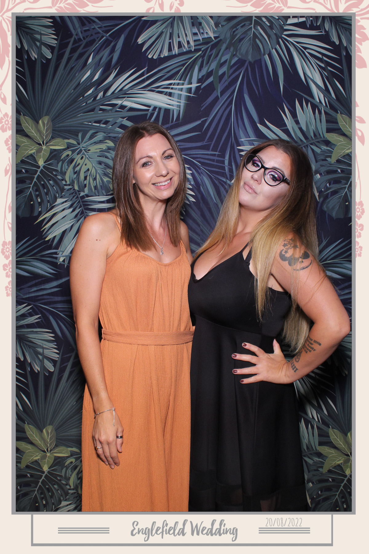 Englefield Wedding - Selfie Mirror | View more photos from the event at gallery.freshbooths.com/u/FreshBooths/Englefield-Wedding-Selfie-Mirror