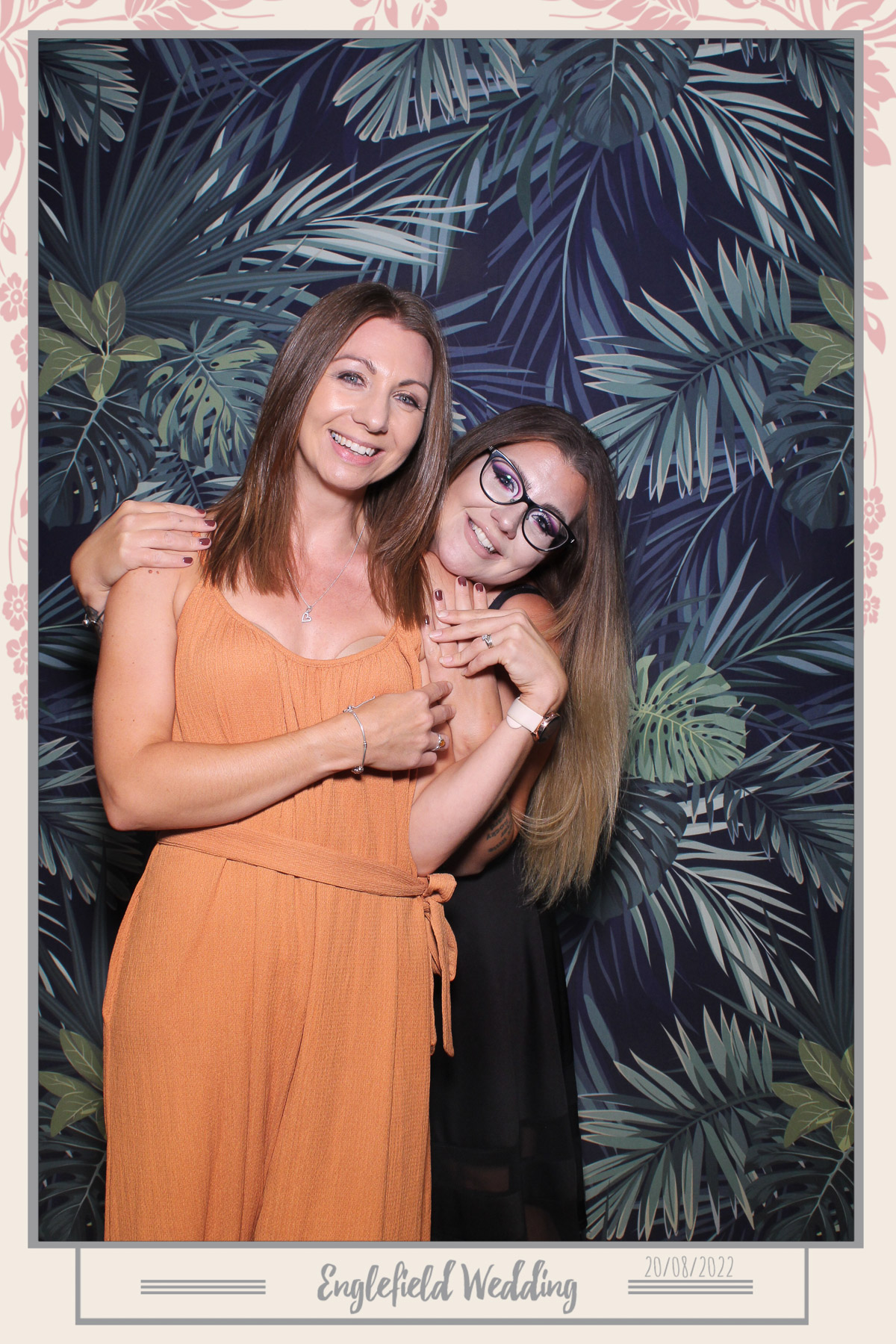Englefield Wedding - Selfie Mirror | View more photos from the event at gallery.freshbooths.com/u/FreshBooths/Englefield-Wedding-Selfie-Mirror